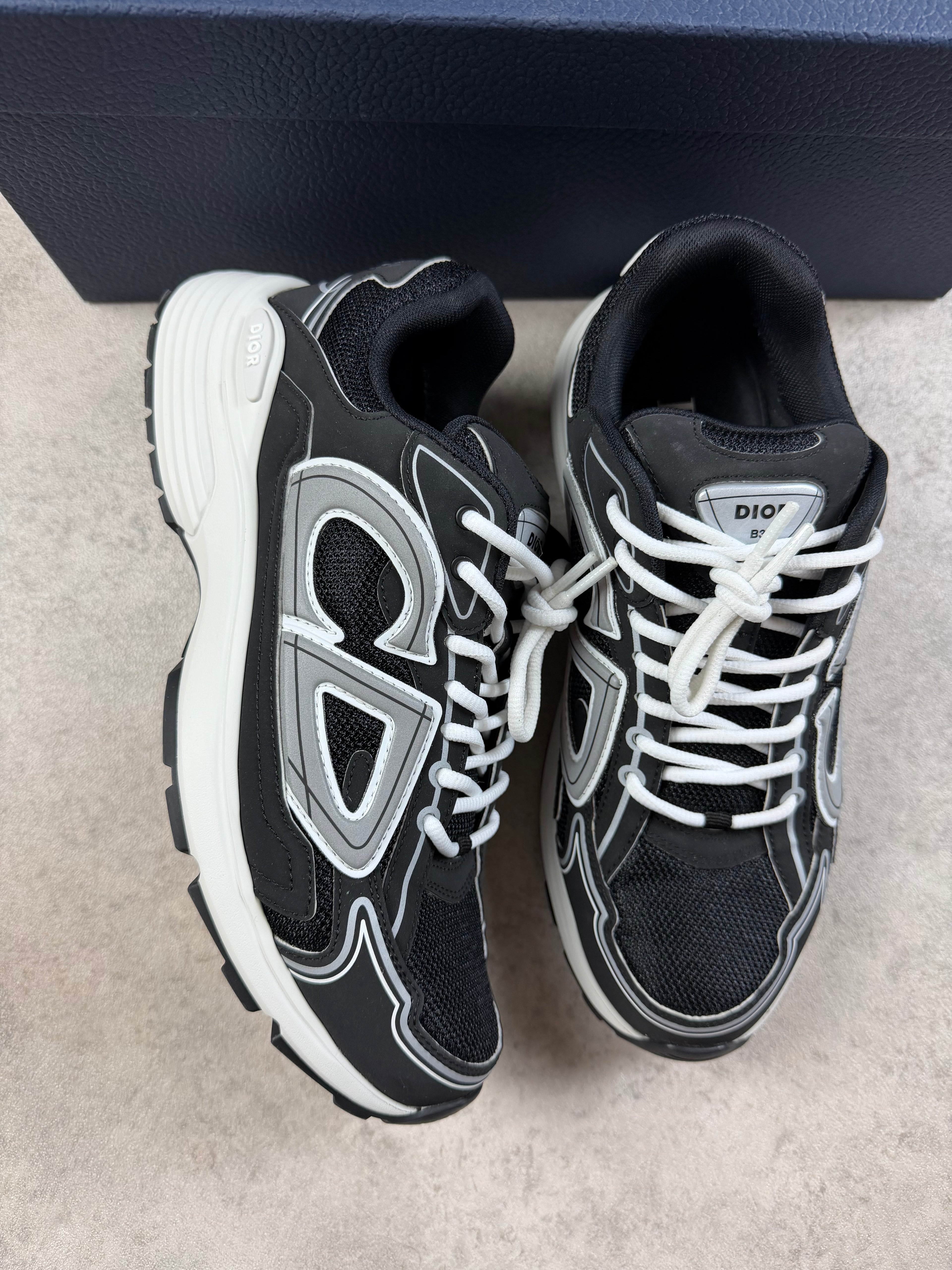 DIOR B30 - BLACK/WHITE - UK8.5