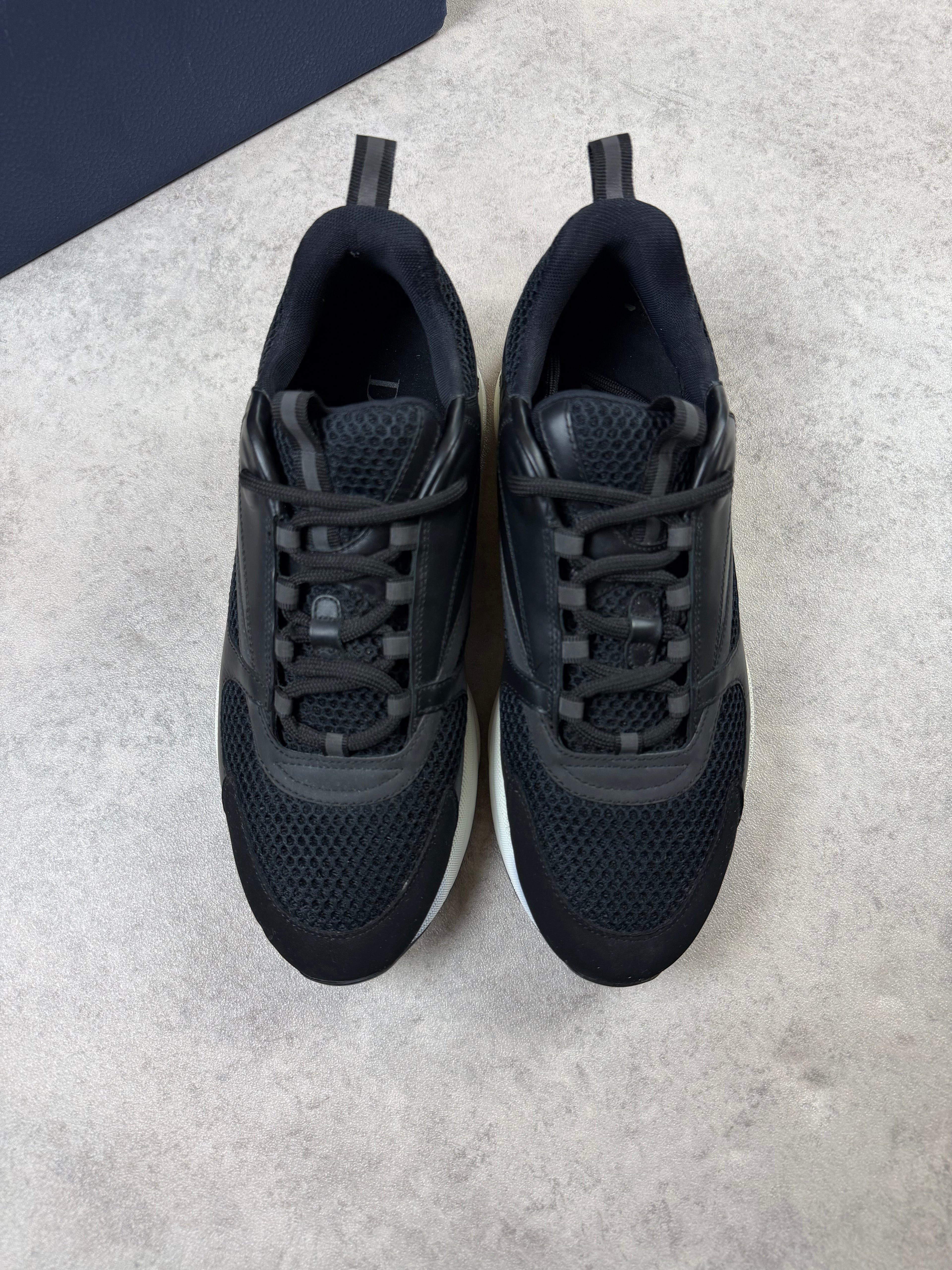 DIOR B22 - BLACK/WHITE - UK9