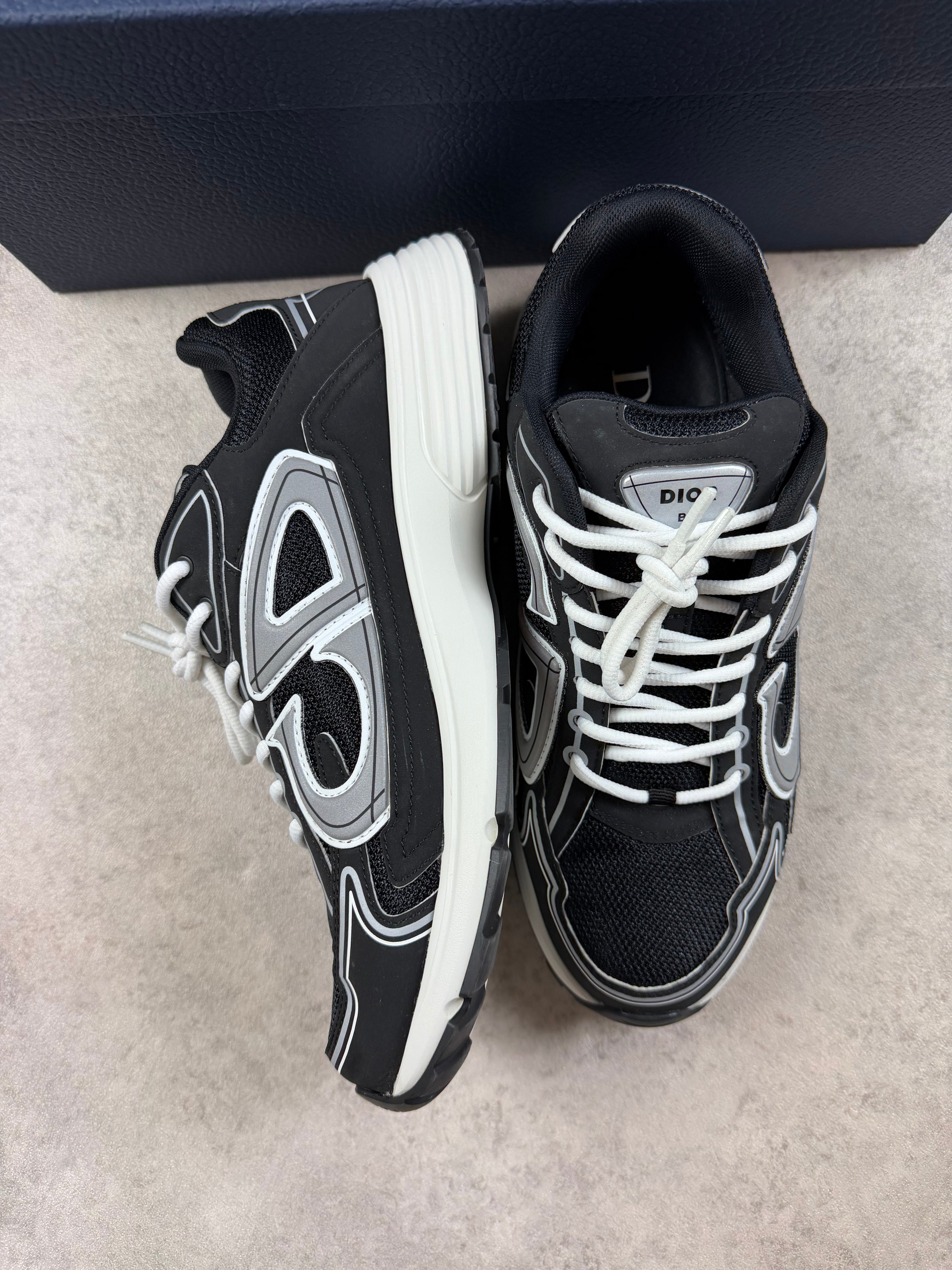 DIOR B30 - BLACK/WHITE - UK8.5