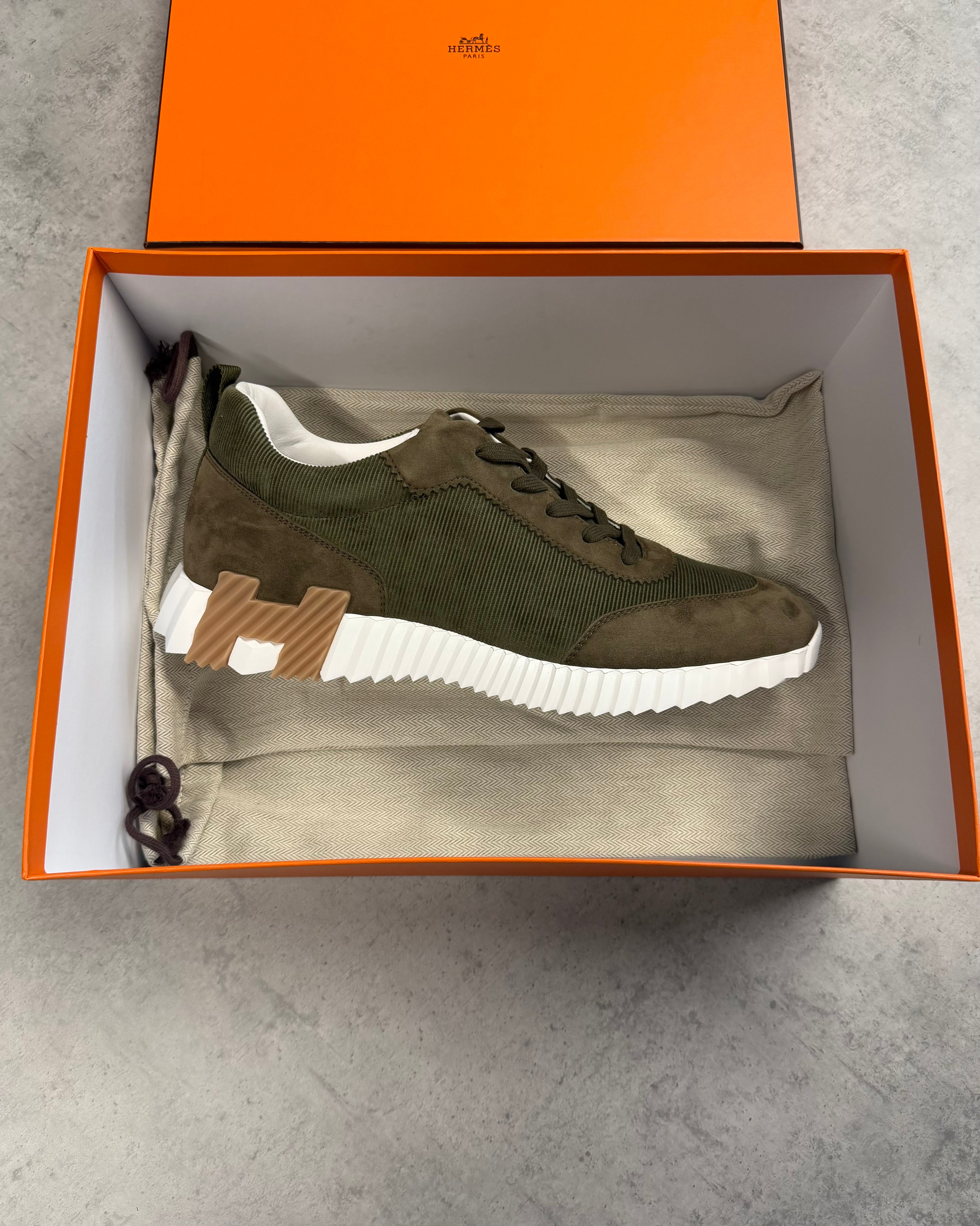 HERMES BOUNCING - BRAND NEW - UK10