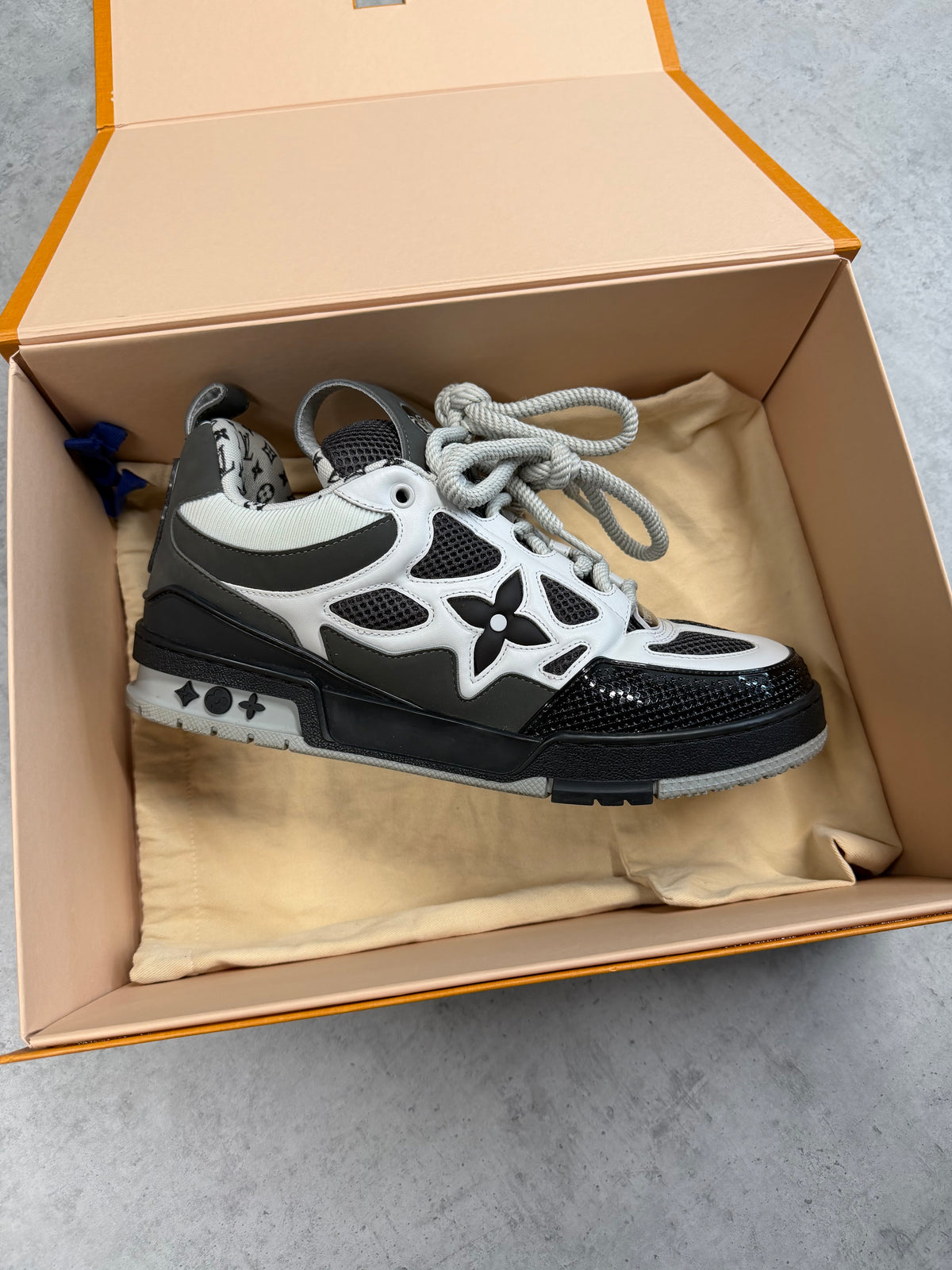 LOUIS VUITTON SKATE - LV8