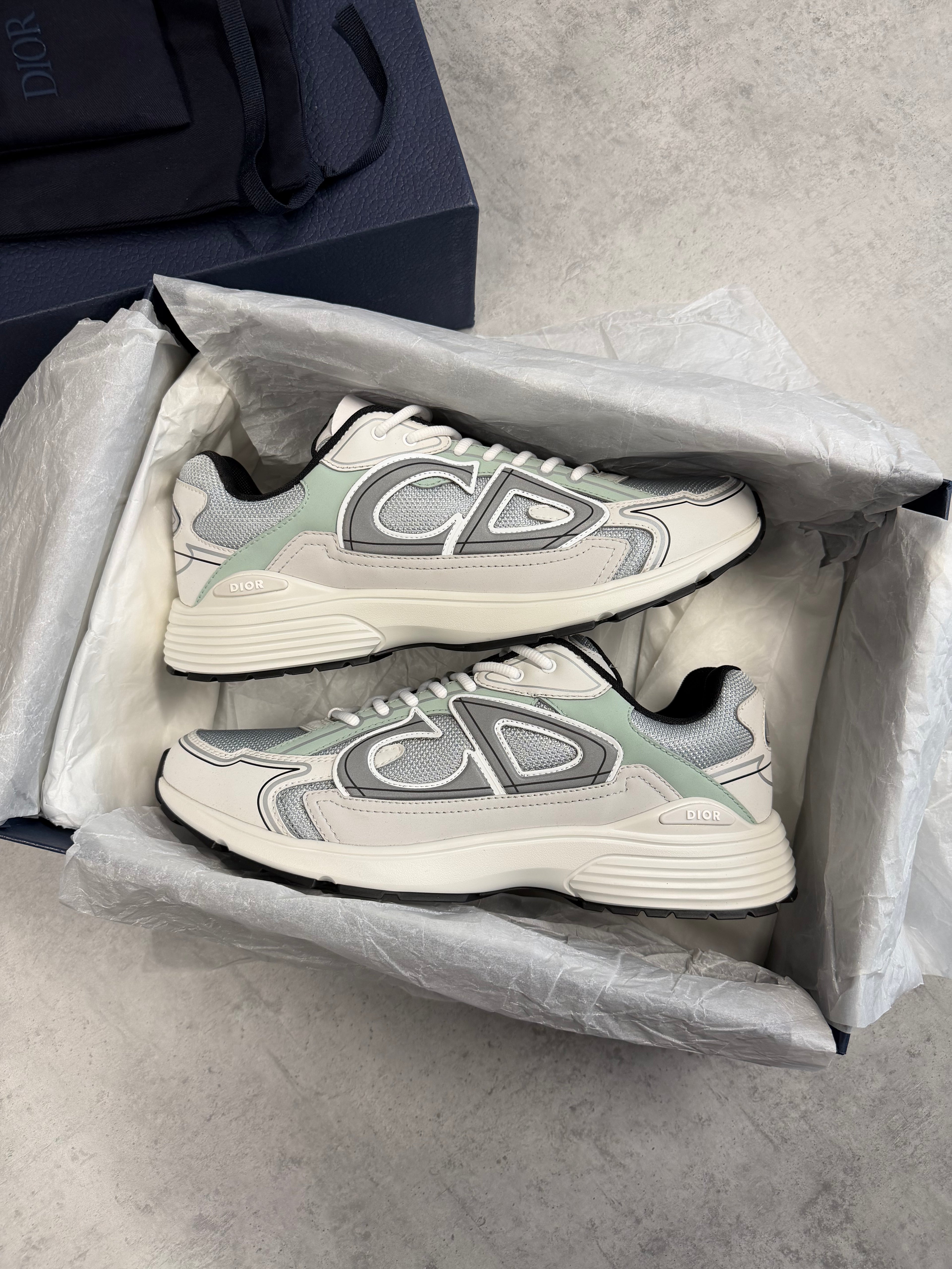 DIOR B30 - SEAFOAM - UK10