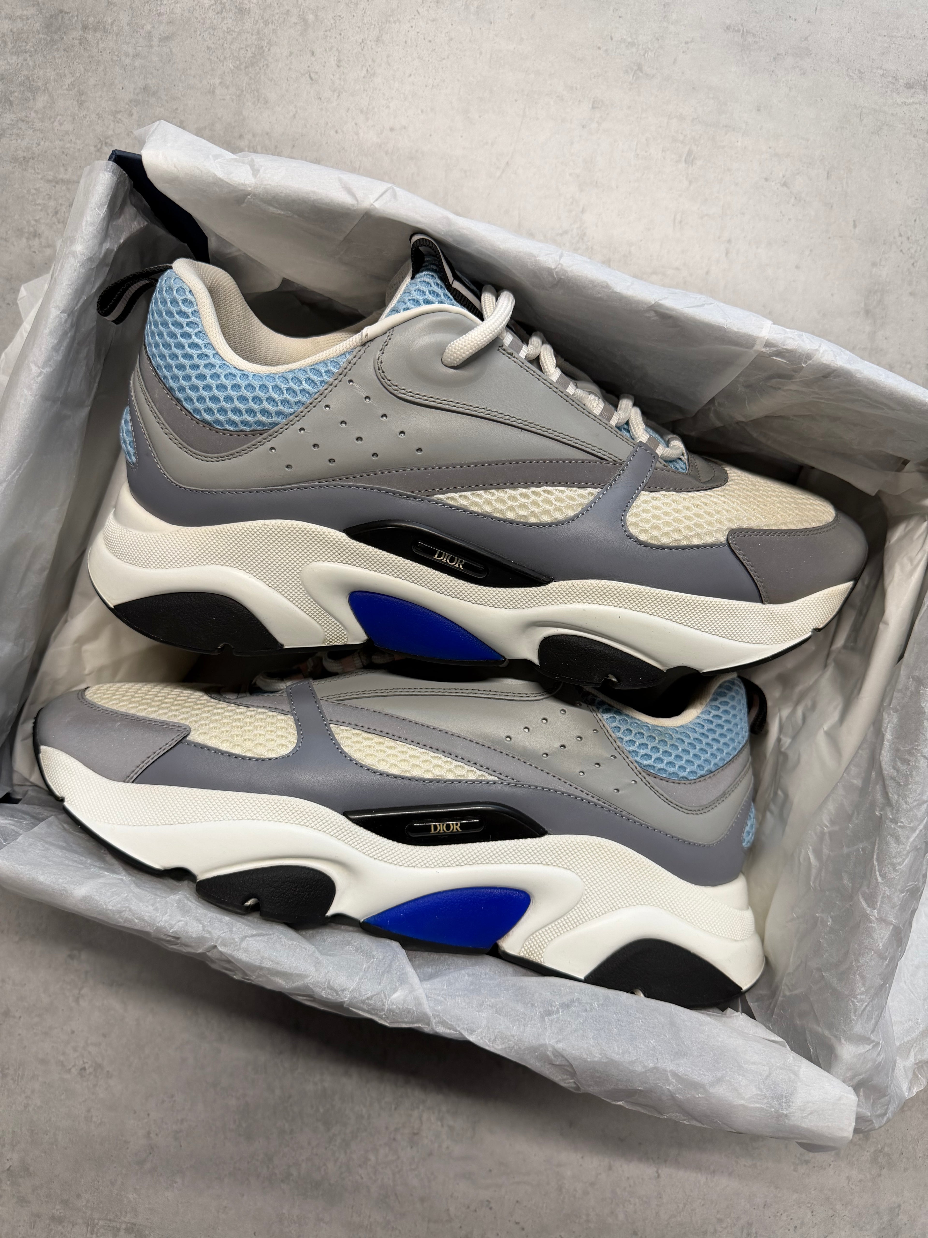 DIOR B22 - BABY BLUE - UK11