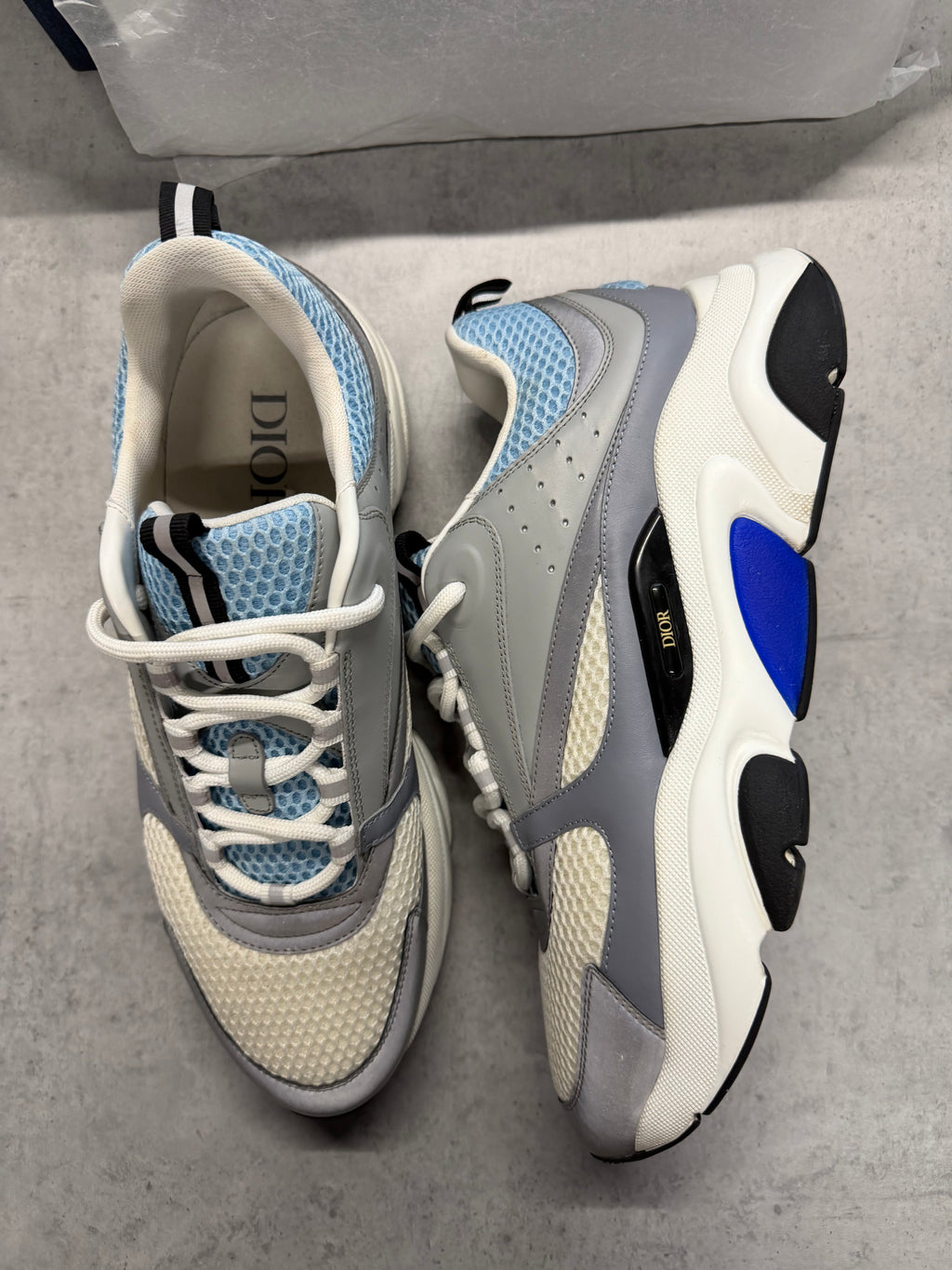 DIOR B22 - BABY BLUE - UK11