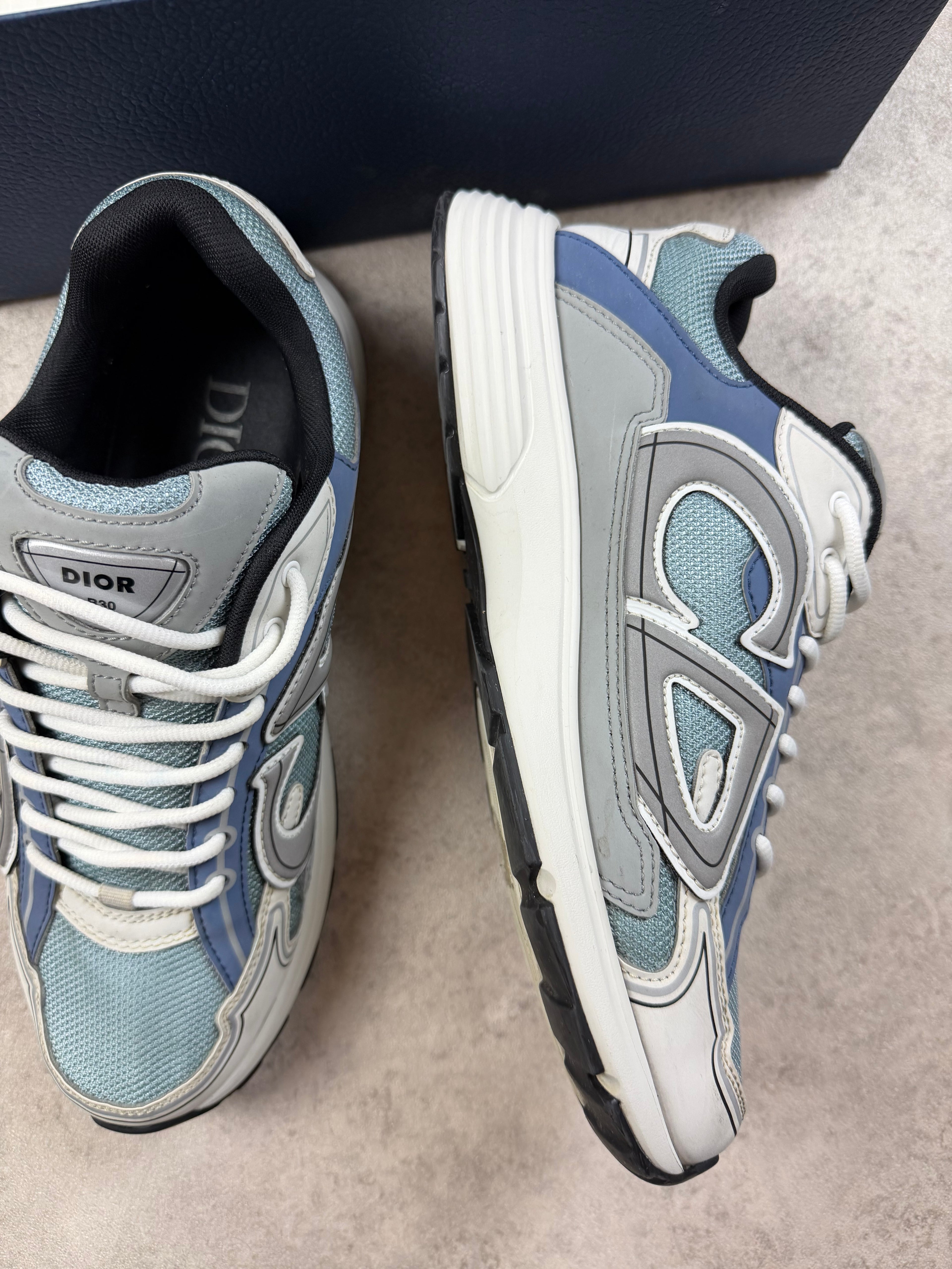 DIOR B30 - BABY BLUE - UK9