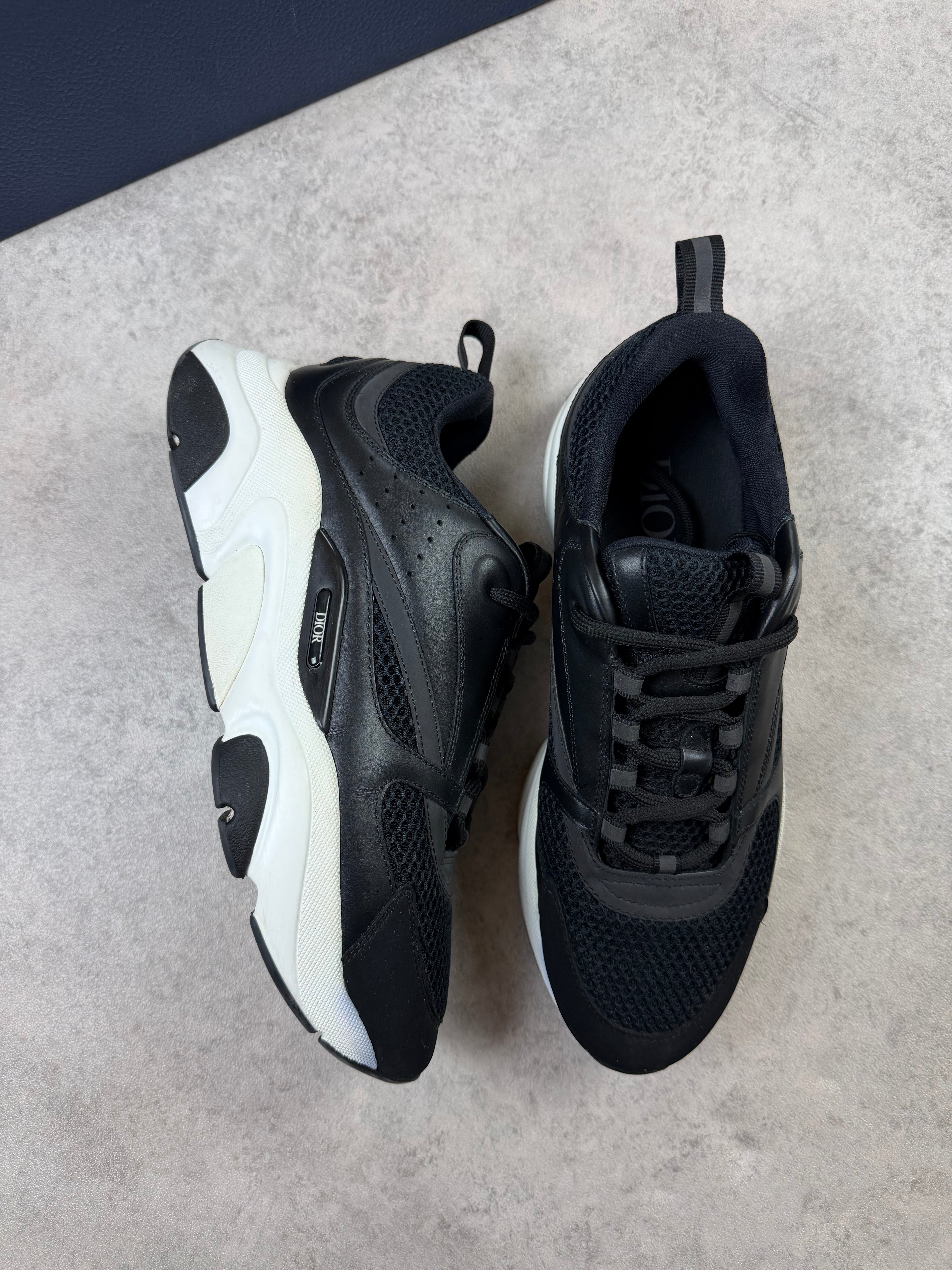 DIOR B22 - BLACK/WHITE - UK9