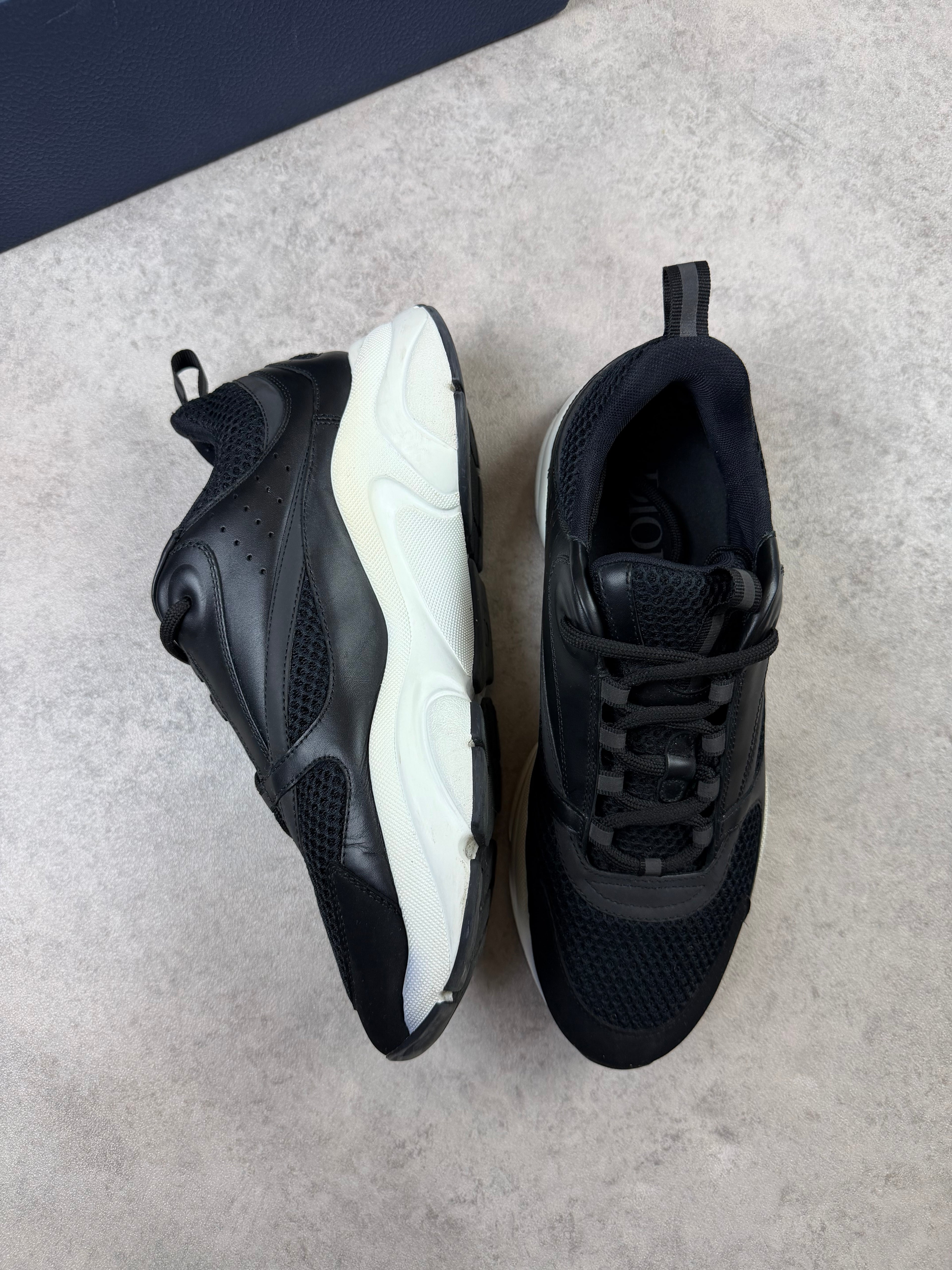 DIOR B22 - BLACK/WHITE - UK9