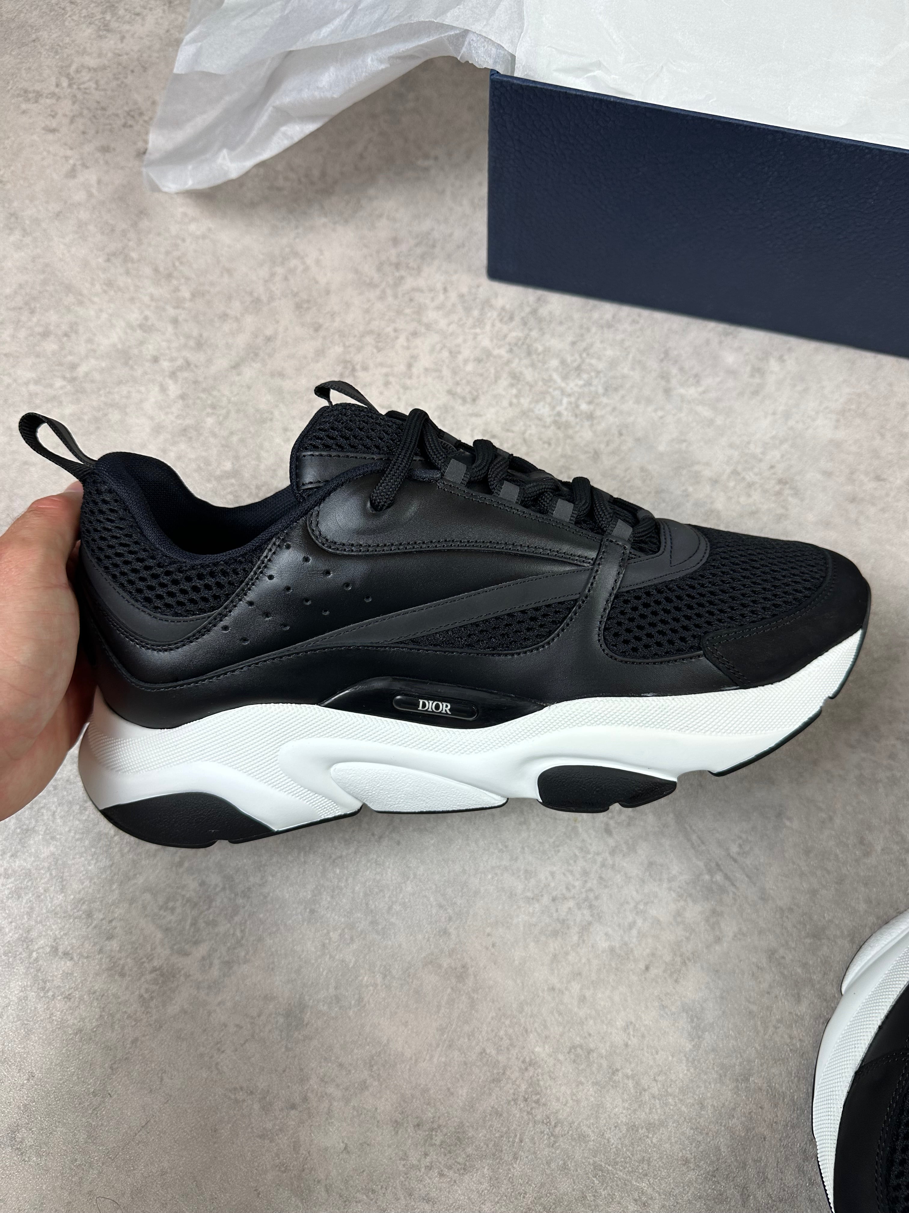 DIOR B22 BLACK/WHITE UK10