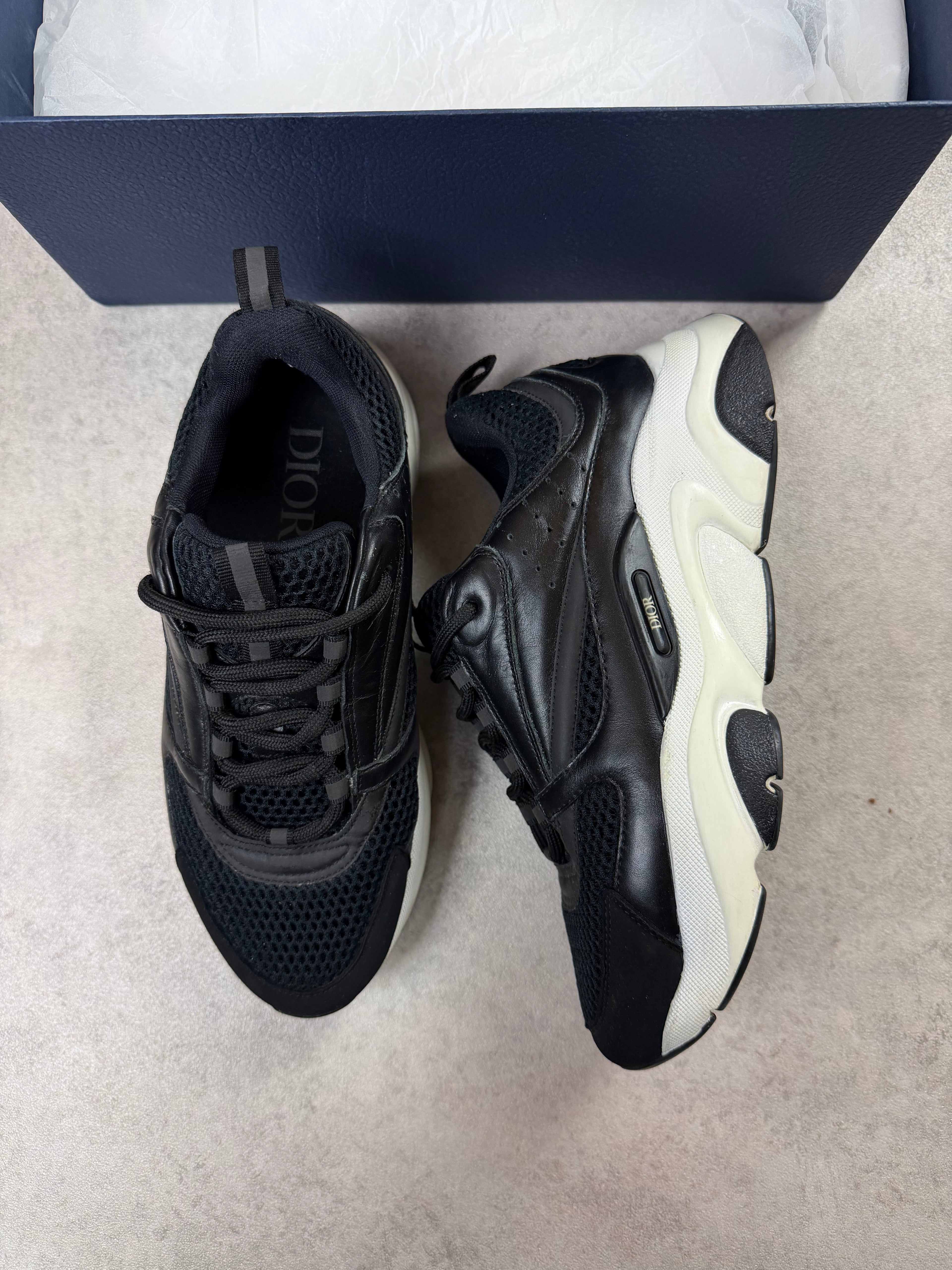 DIOR B22 - BLACK/WHITE - UK6