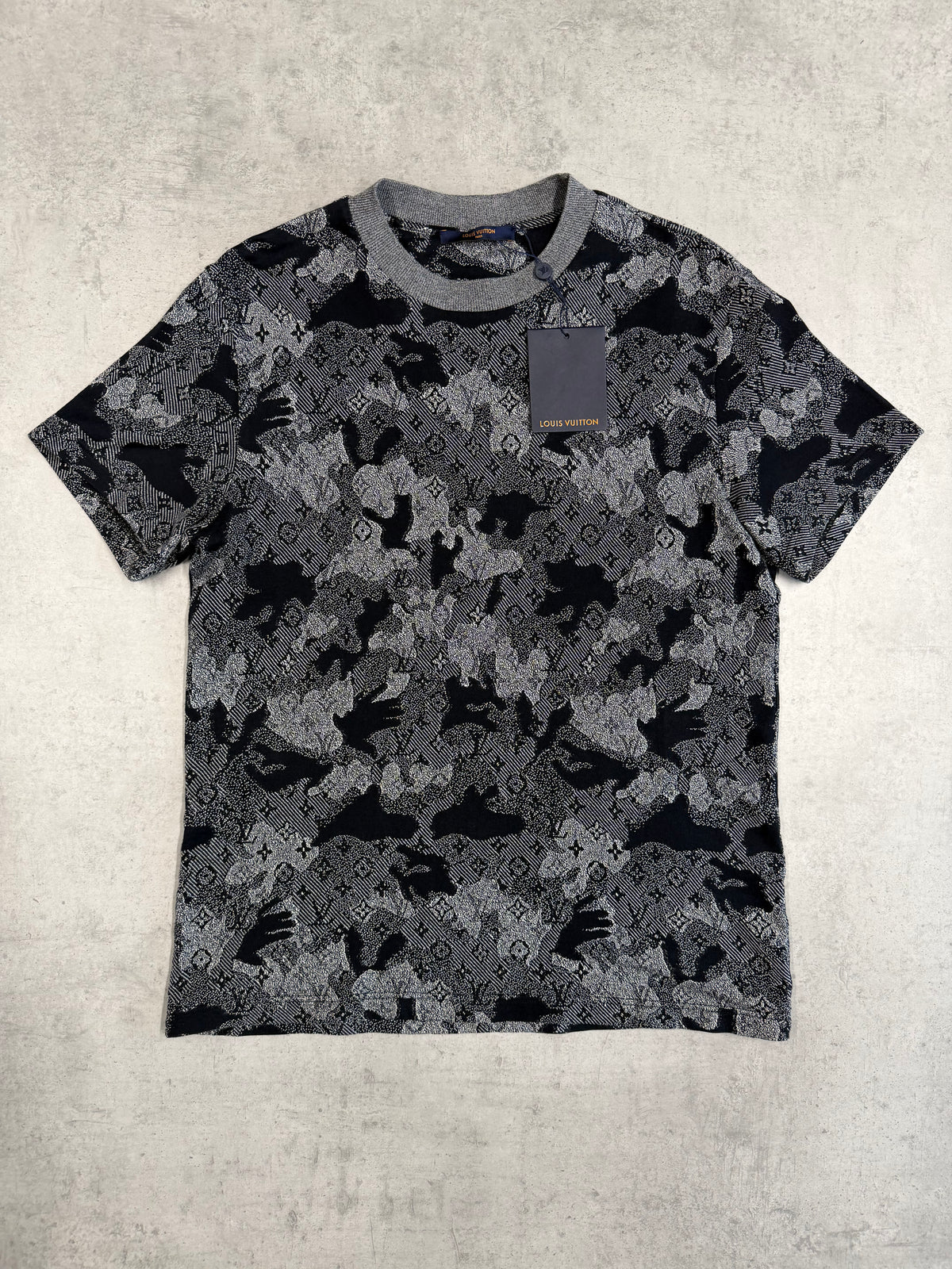 LOUIS VUITTON CAMO T-SHIRT - LARGE