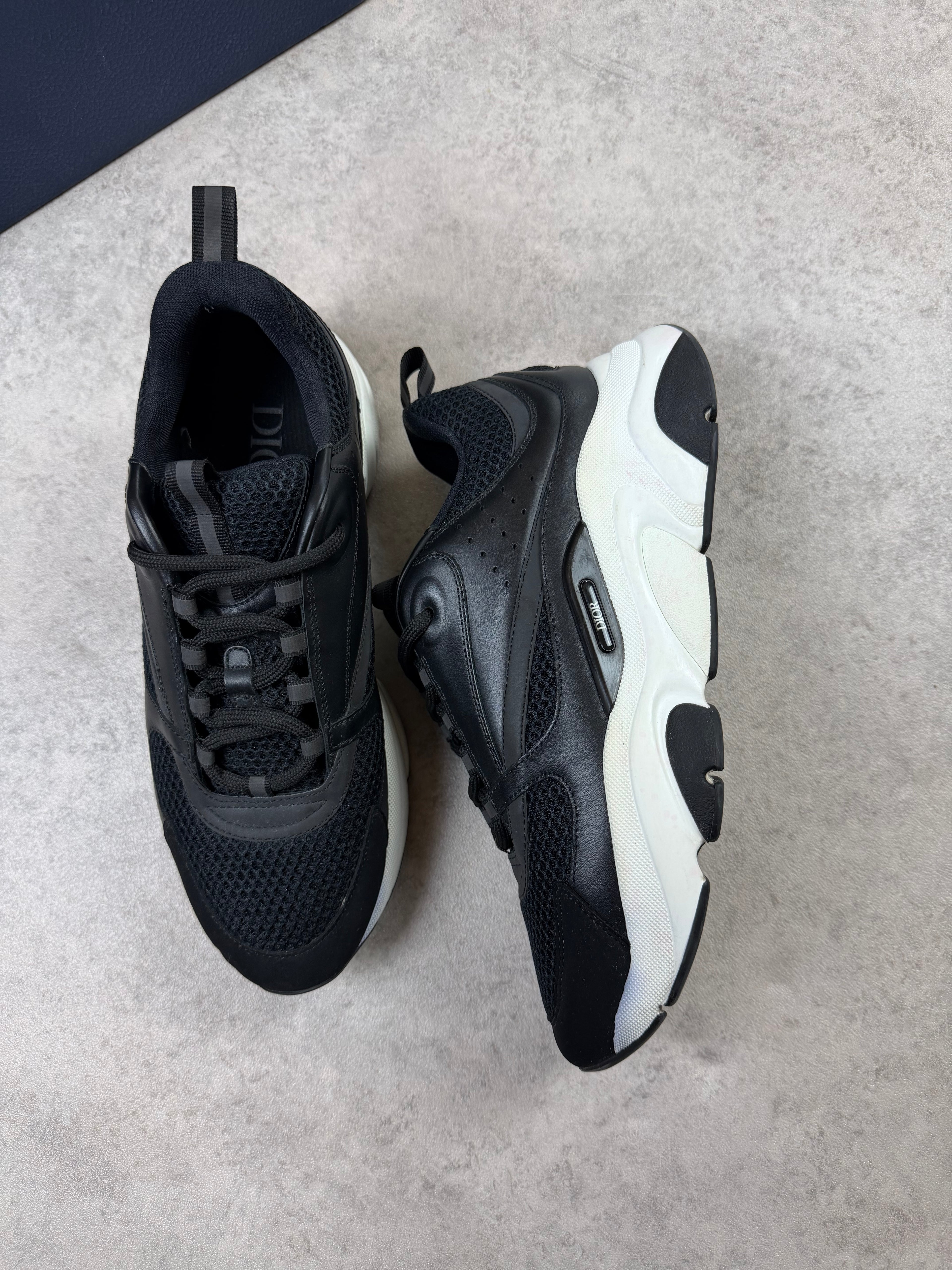 DIOR B22 - BLACK/WHITE - UK9