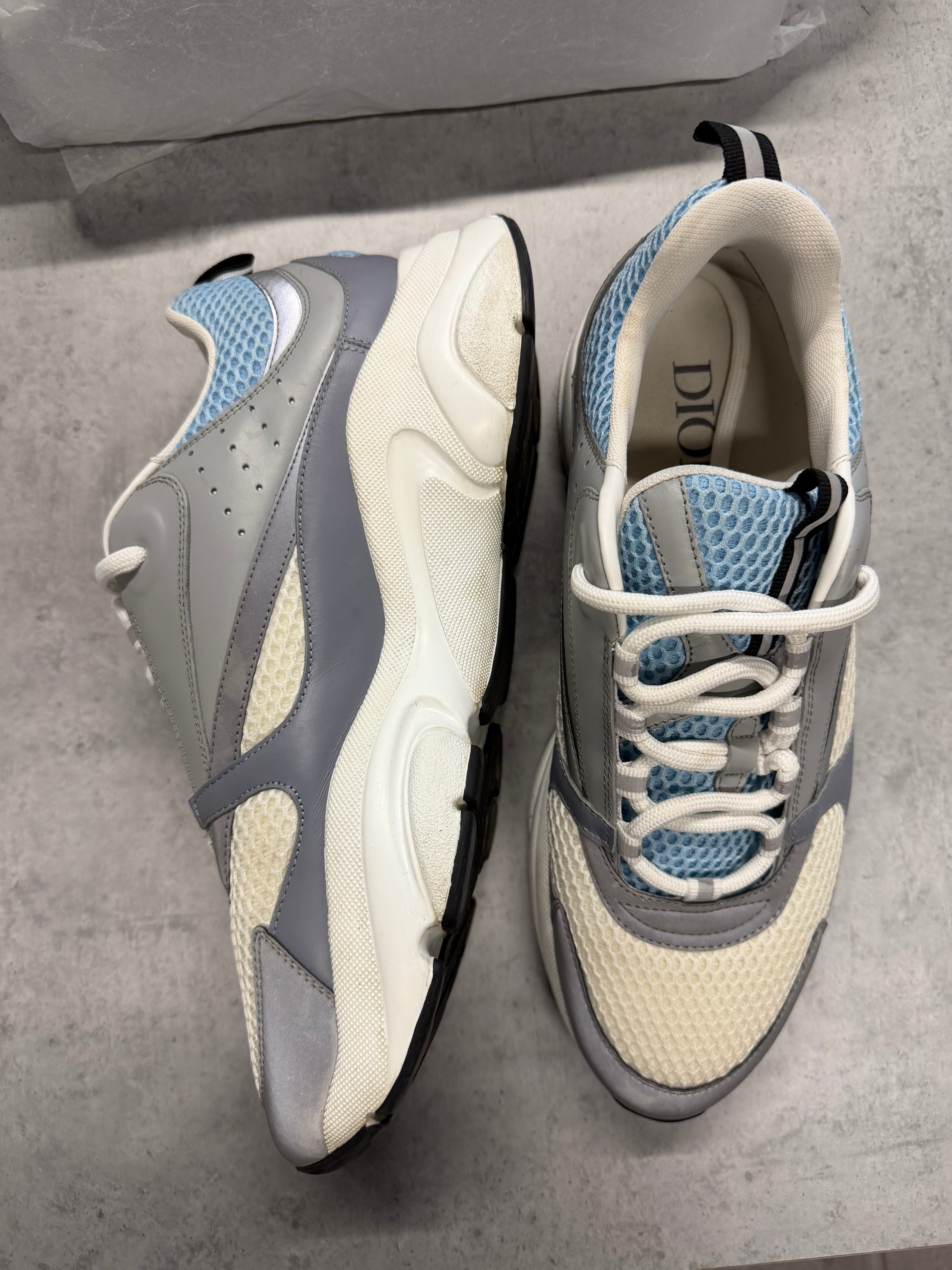 DIOR B22 - BABY BLUE - UK11