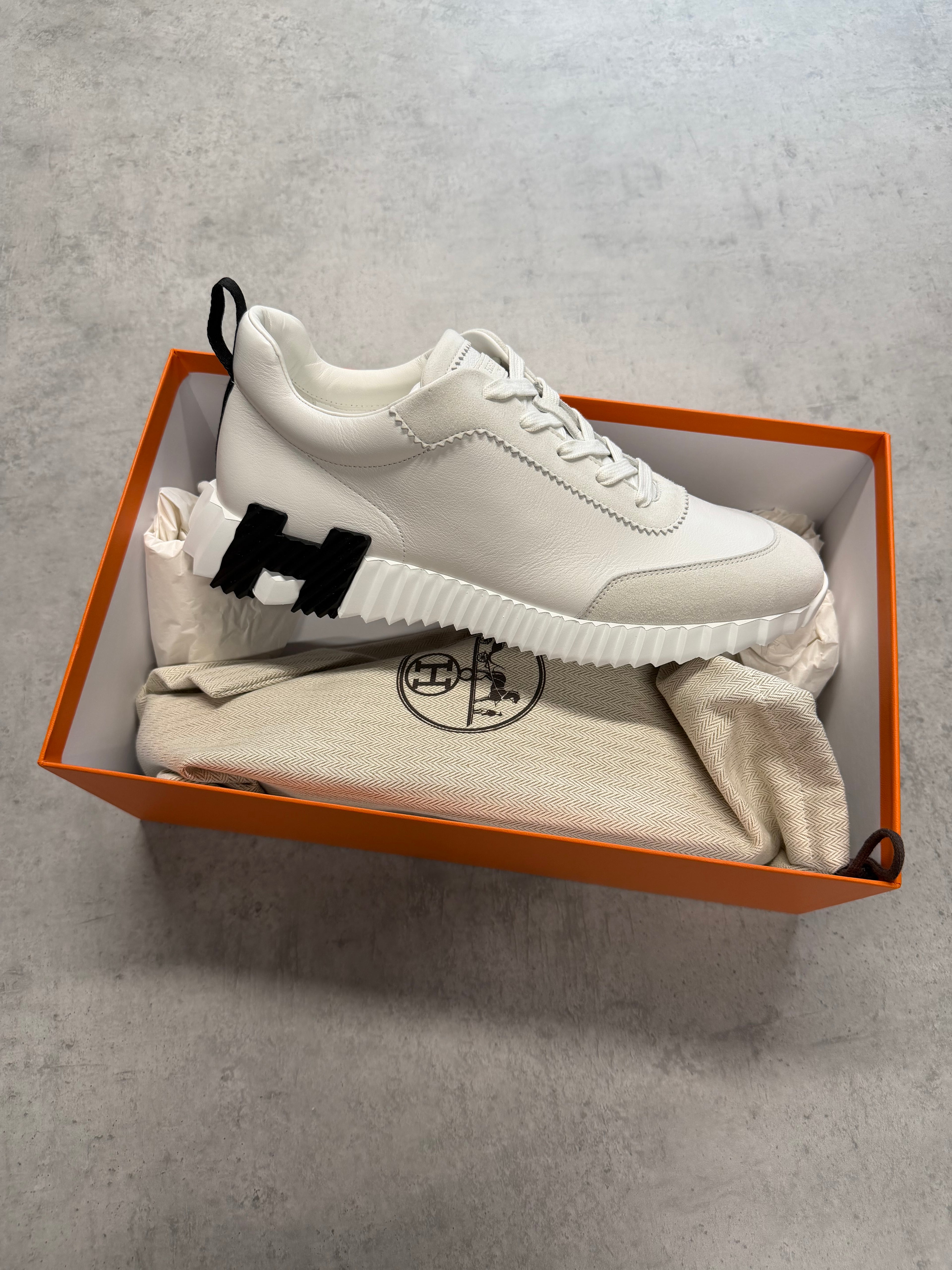 HERMES BOUNCING - BRAND NEW - UK9