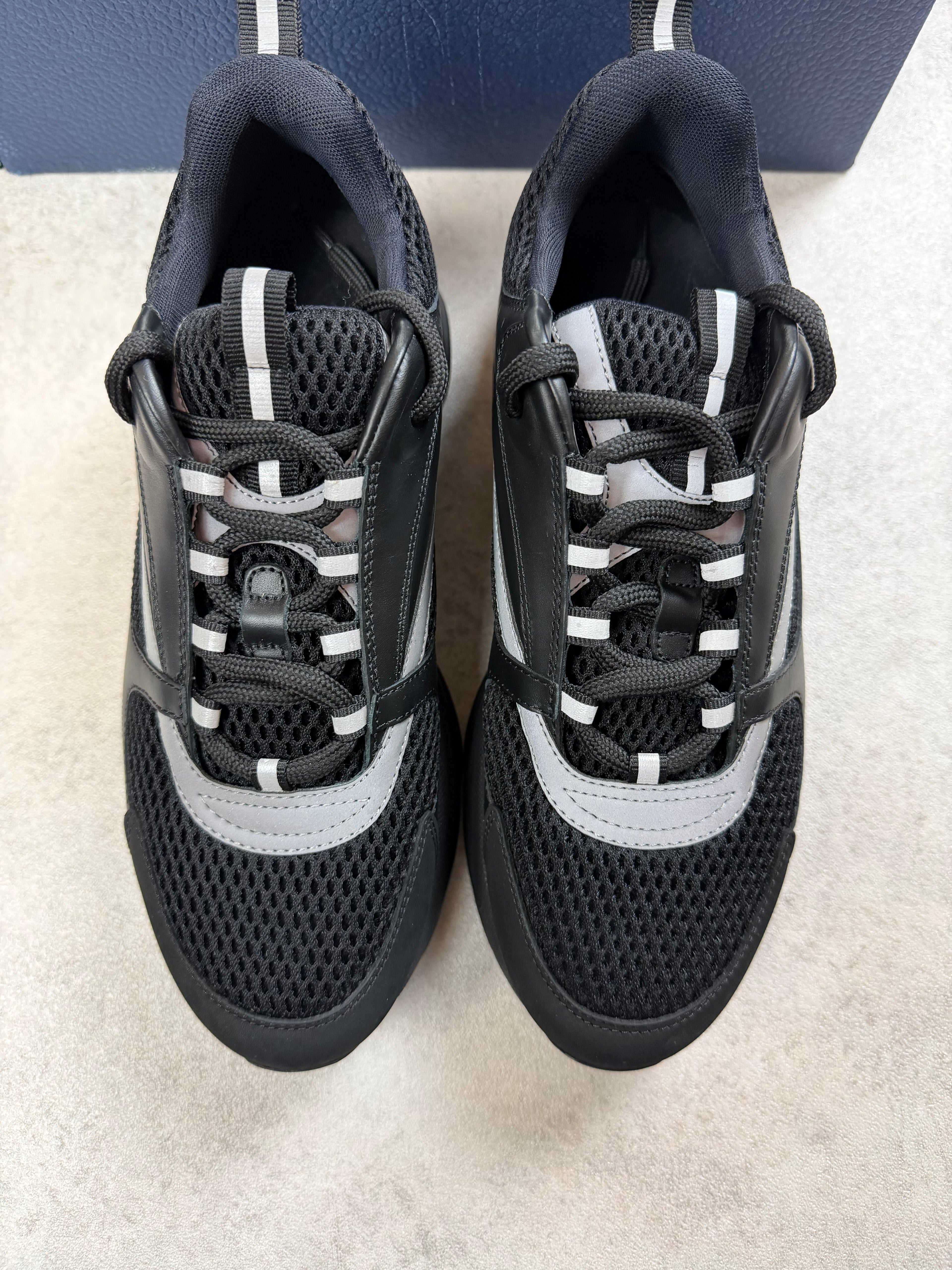 DIOR B22 - TRIPLE BLACK - UK6