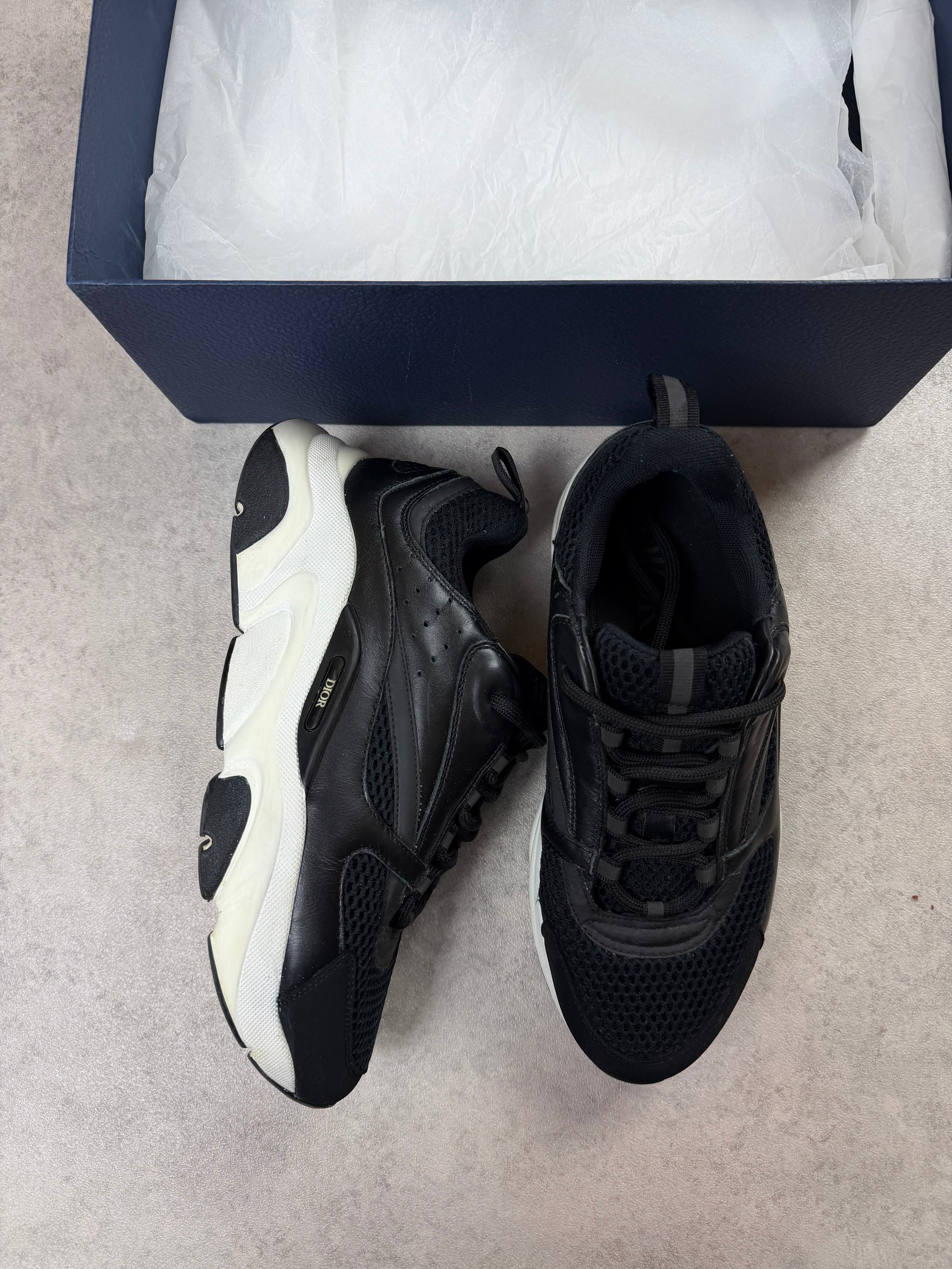 DIOR B22 - BLACK/WHITE - UK6