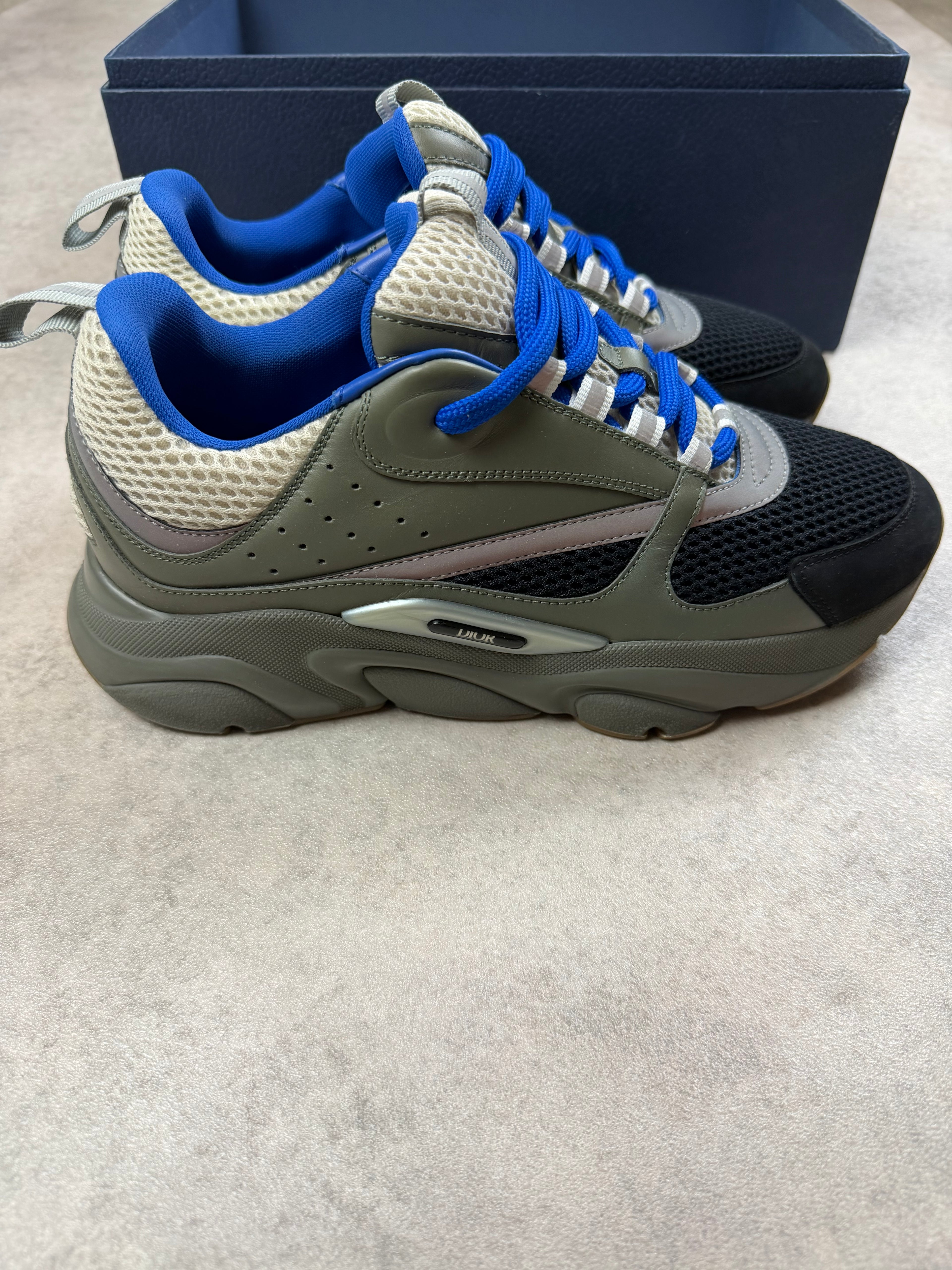 B22 - KHAKI/BLUE - UK7