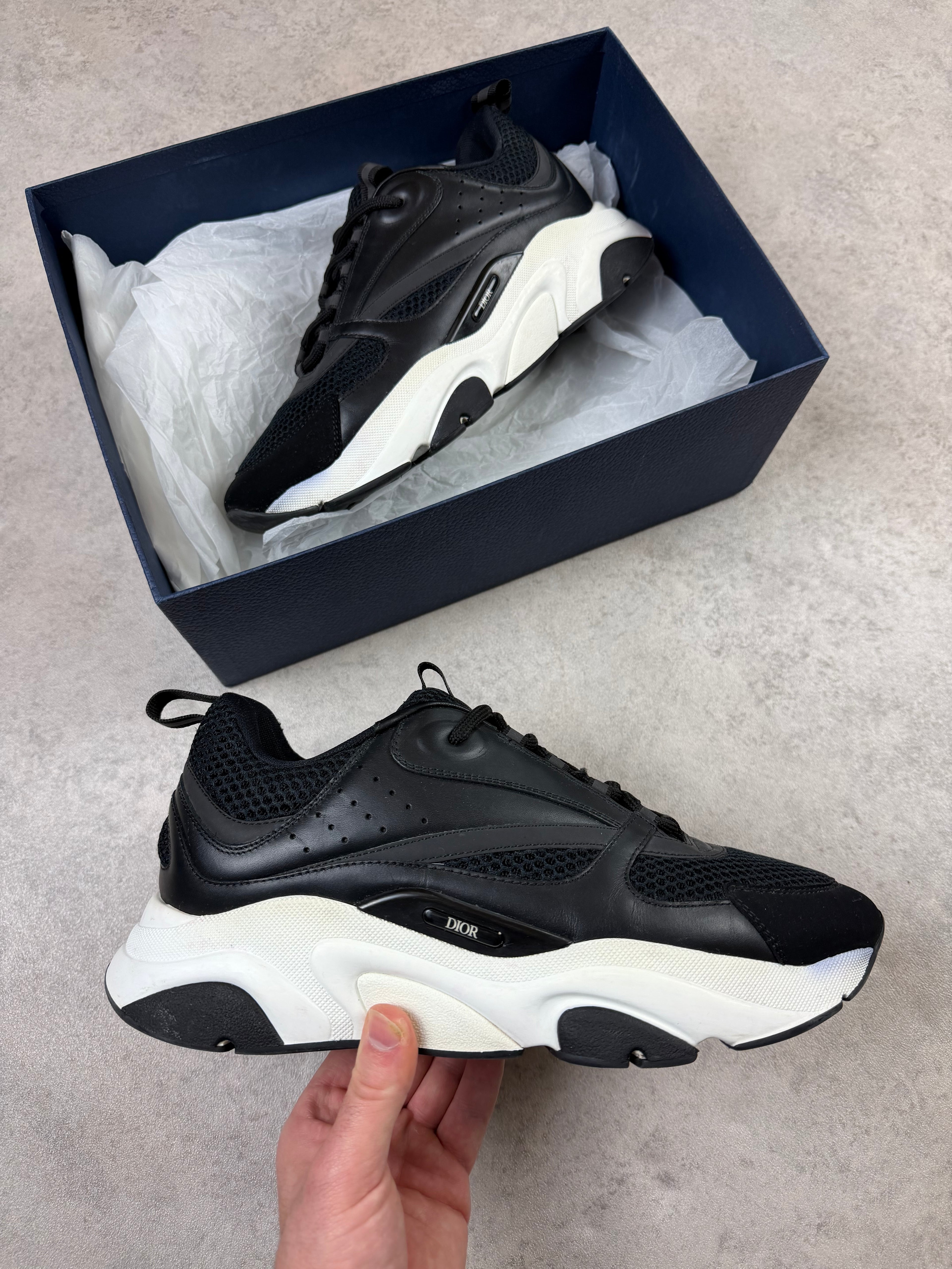 DIOR B22 - BLACK/WHITE - UK9