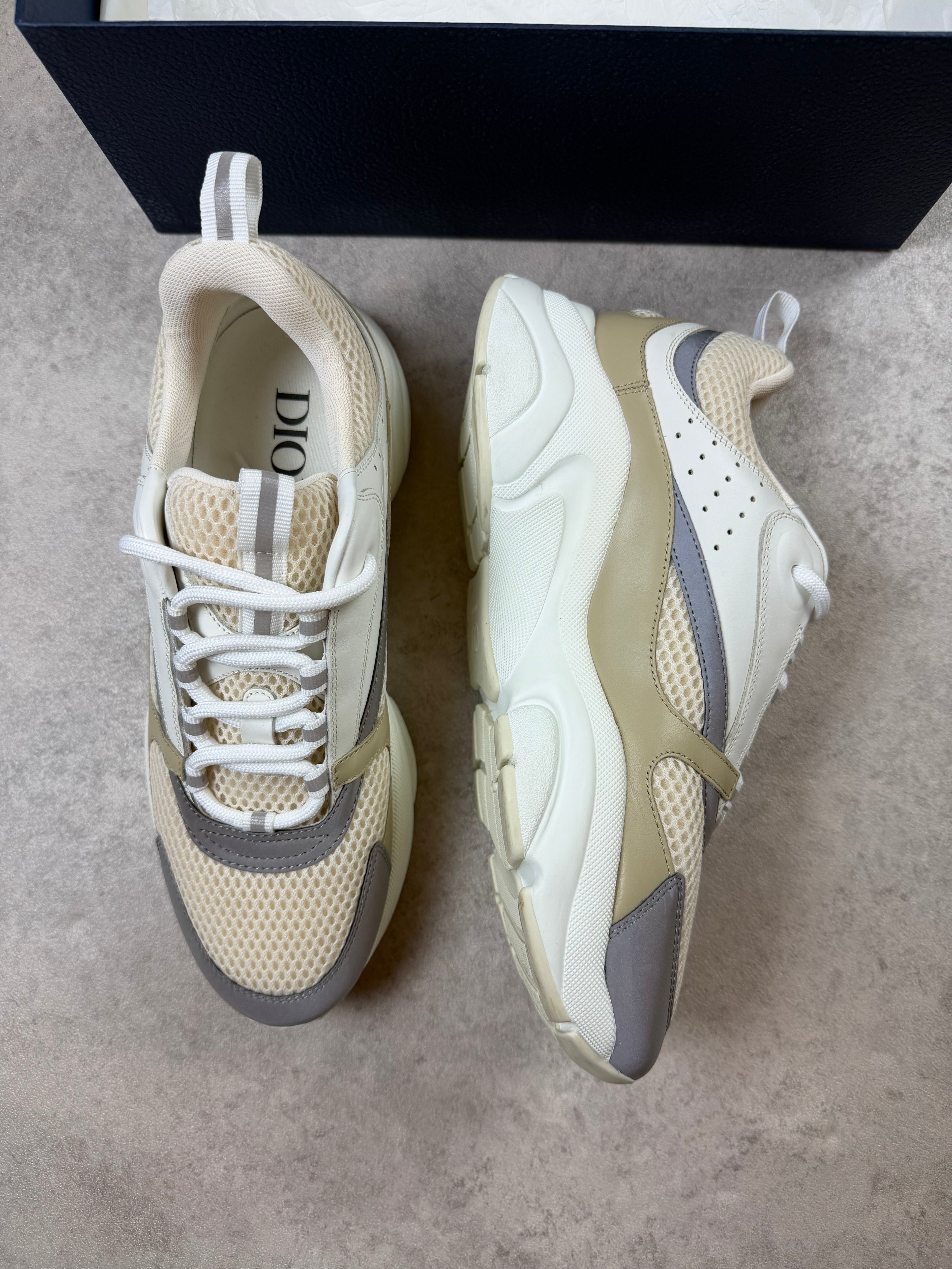 DIOR B22 - BEIGE - UK8