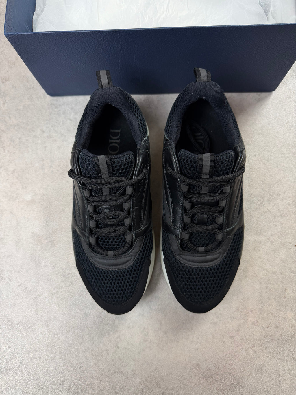 DIOR B22 - BLACK/WHITE - UK6