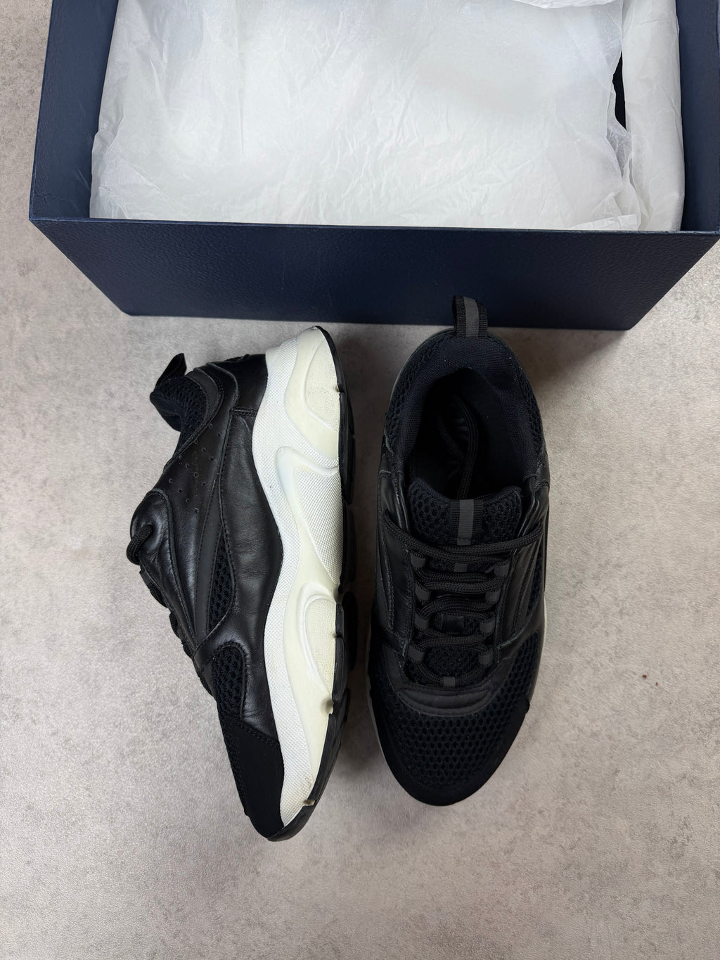 DIOR B22 - BLACK/WHITE - UK6