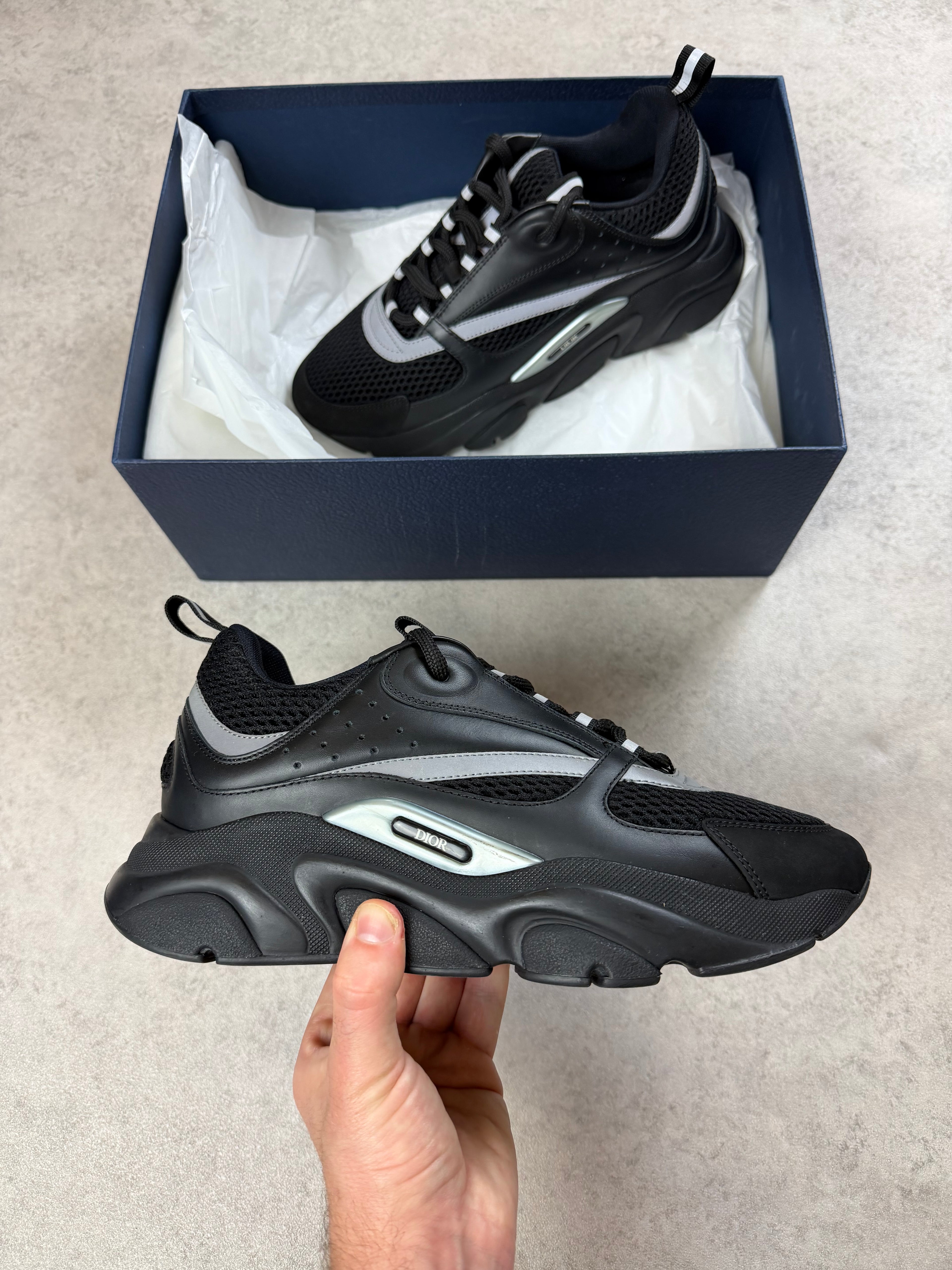 DIOR B22 - TRIPLE BLACK - UK6