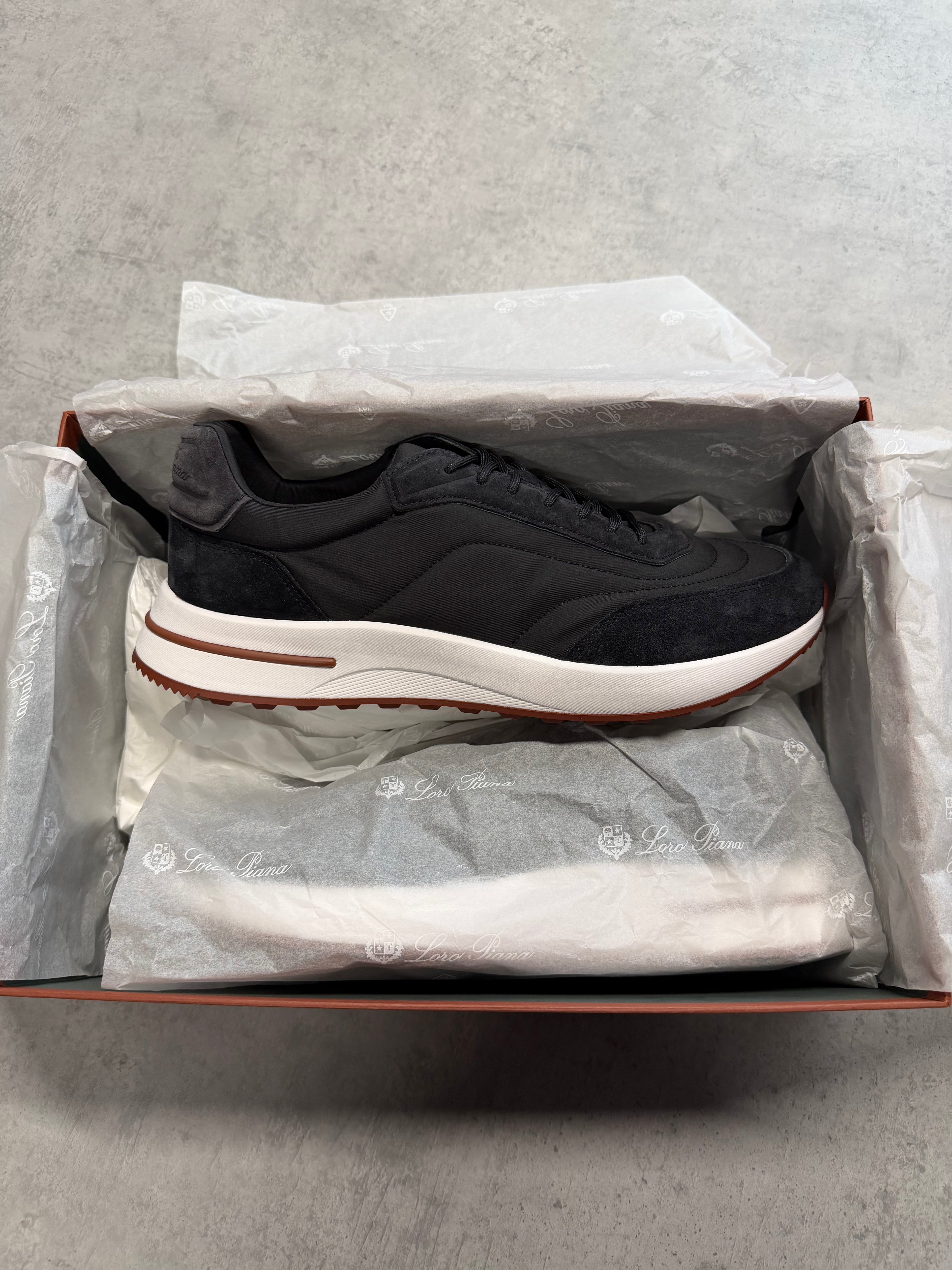 LORO PIANA - WEEK END WALK - BRAND NEW