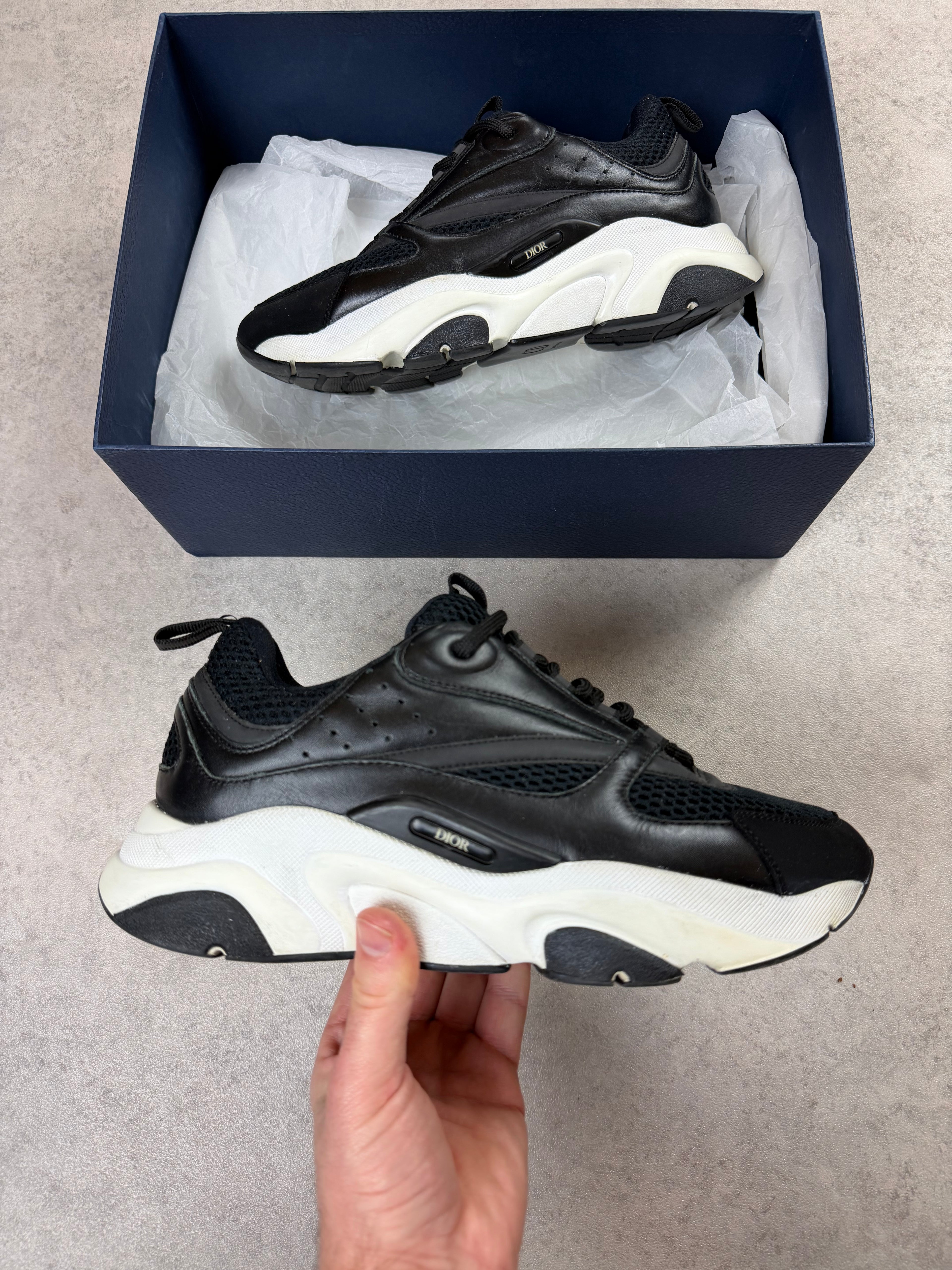 DIOR B22 - BLACK/WHITE - UK6