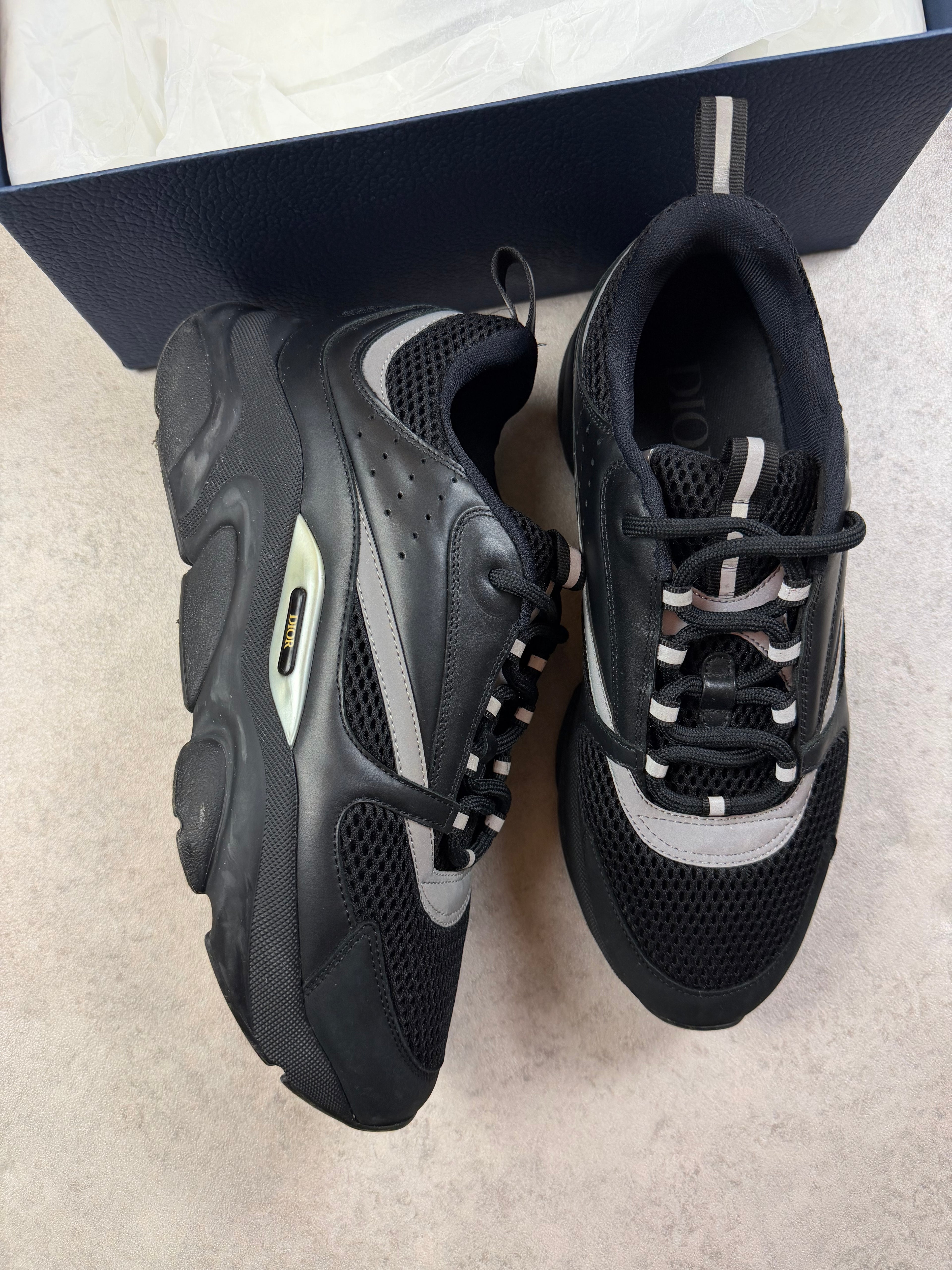 DIOR B22 - TRIPLE BLACK - UK10