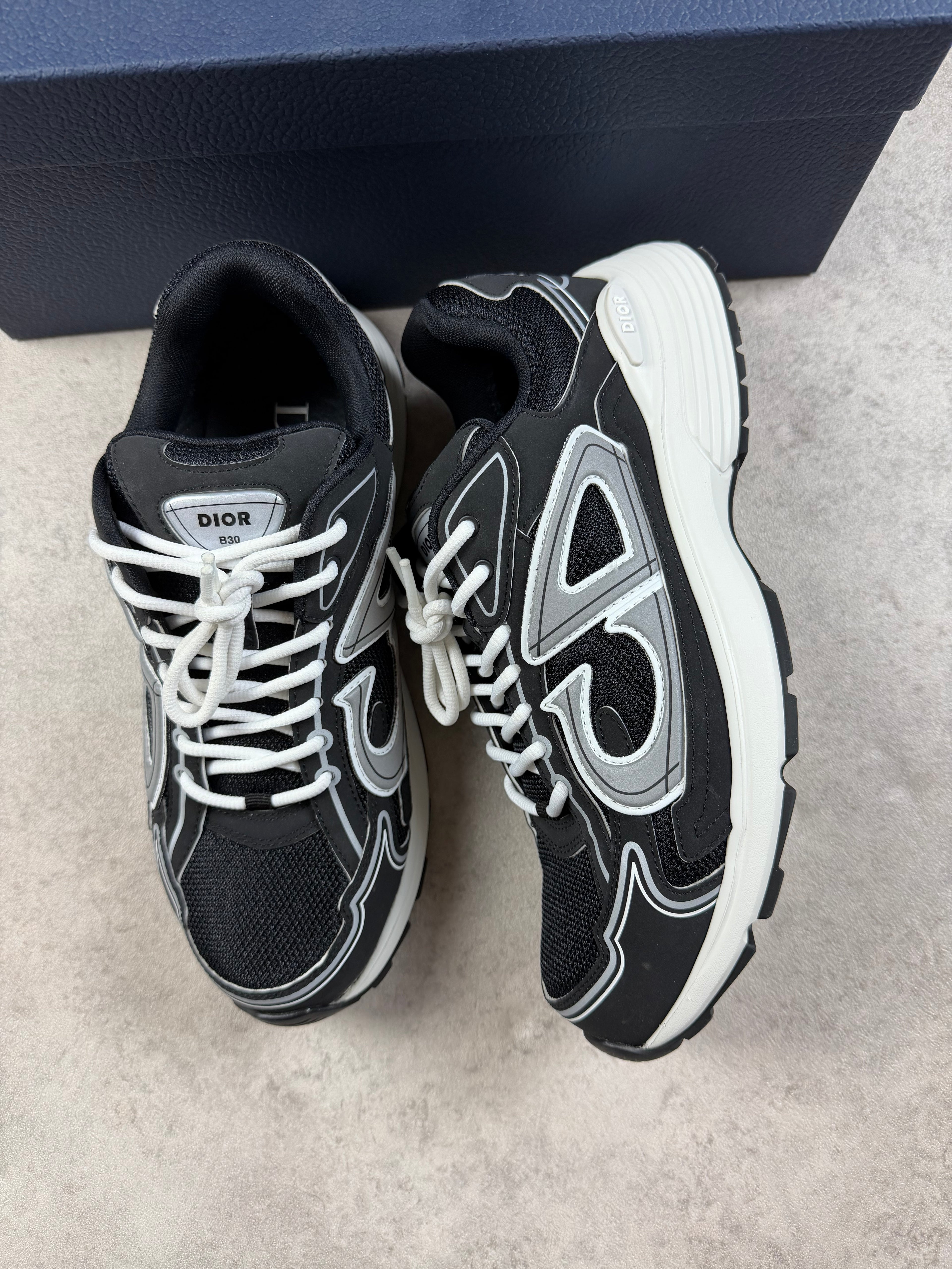 DIOR B30 - BLACK/WHITE - UK8.5