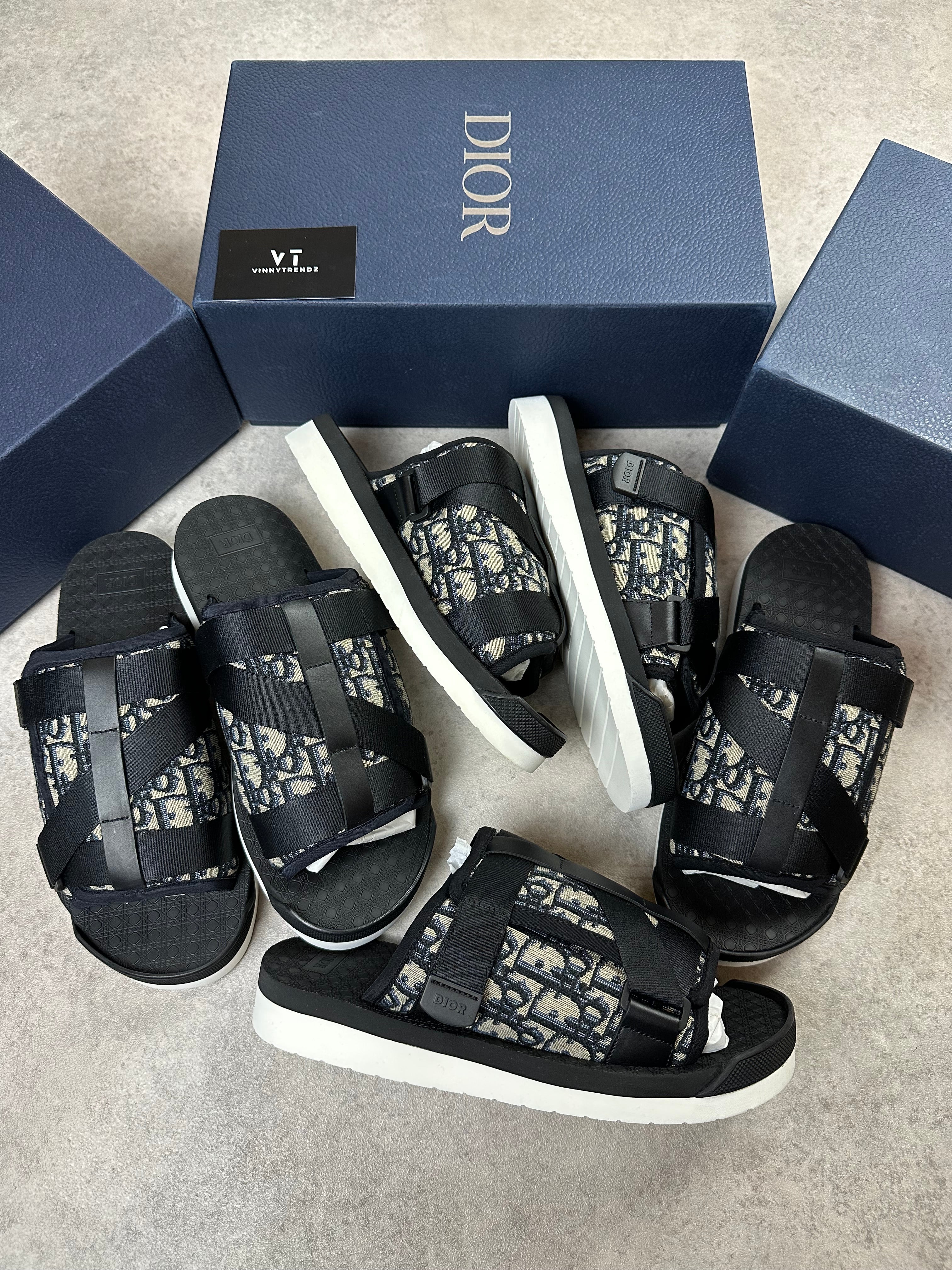 DIOR ALPHA SLIDES