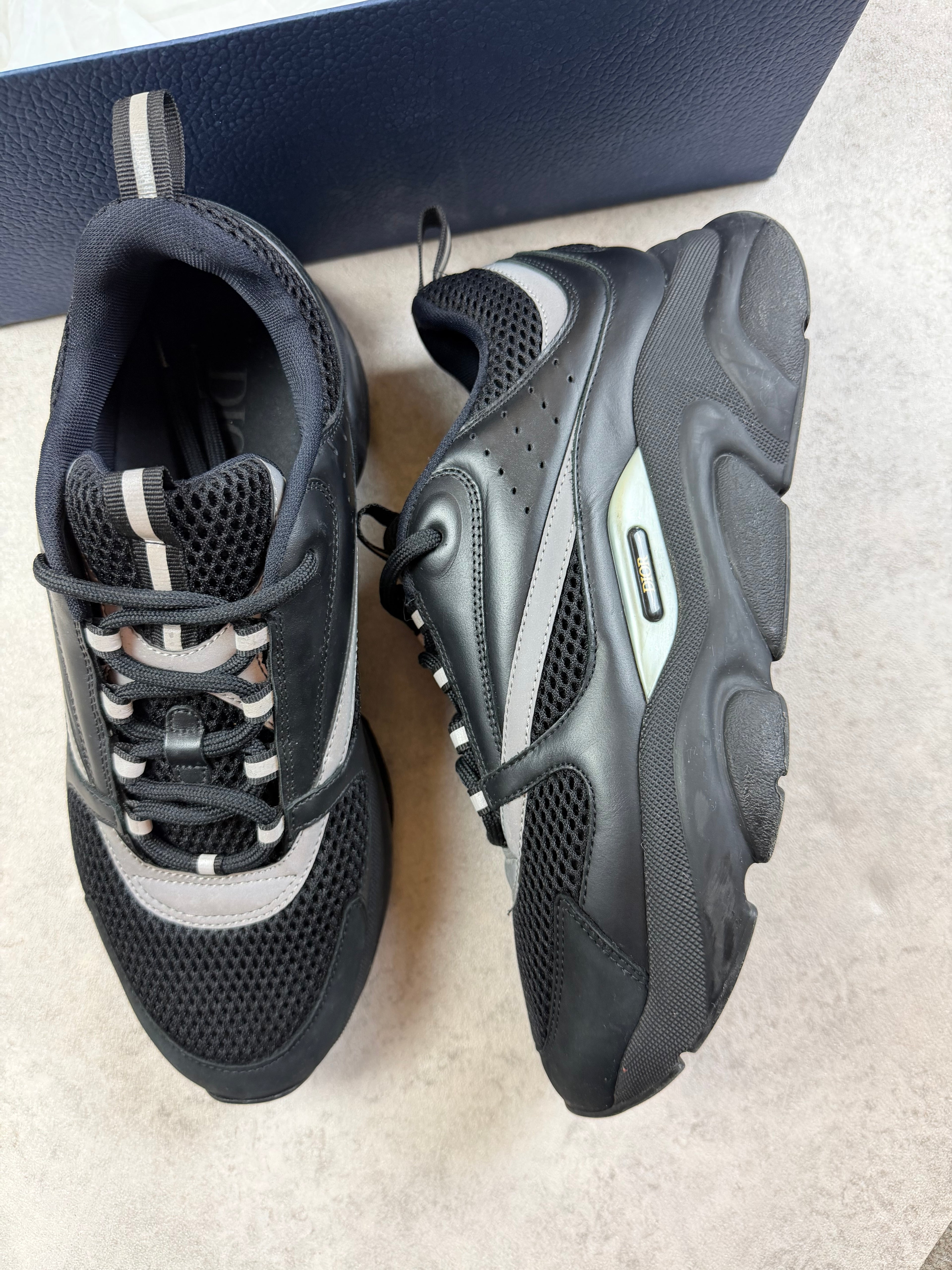 DIOR B22 - TRIPLE BLACK - UK10