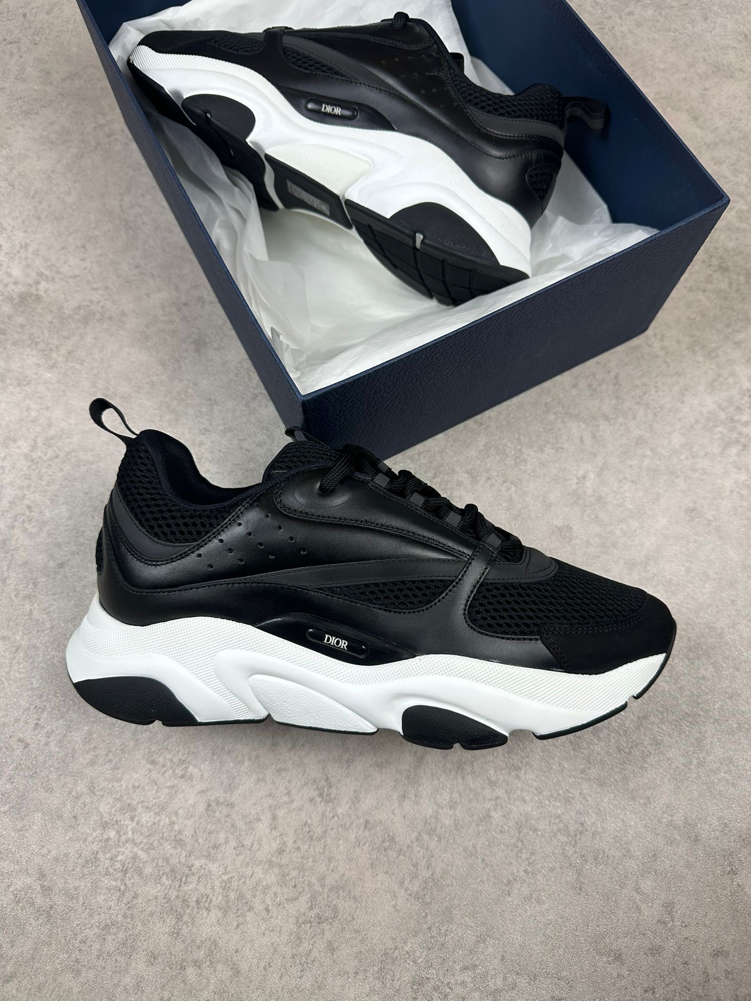 DIOR B22 BLACK/WHITE UK10